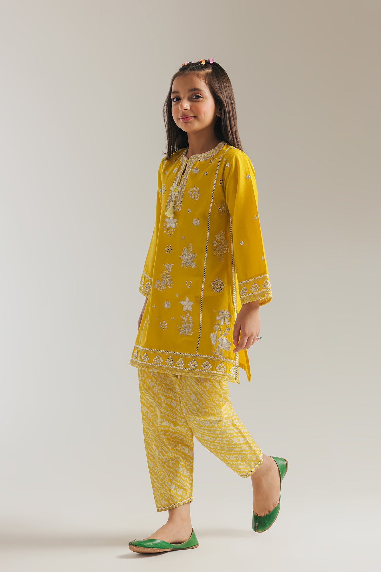 EMBROIDERED SUIT (E1057/402/101 E1057/302/101)