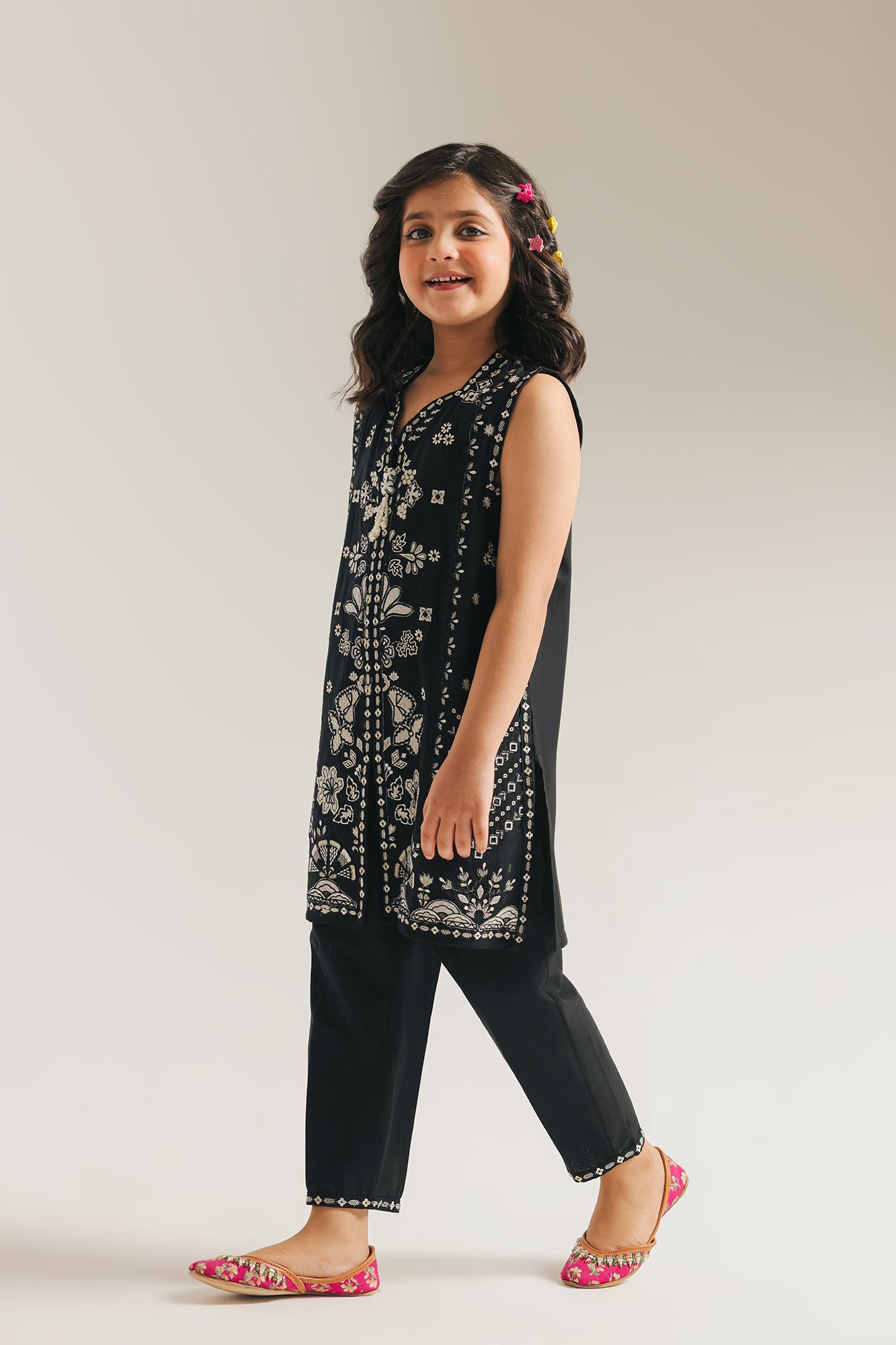 EMBROIDERED SUIT (E1080/402/902 E1080/302/902)