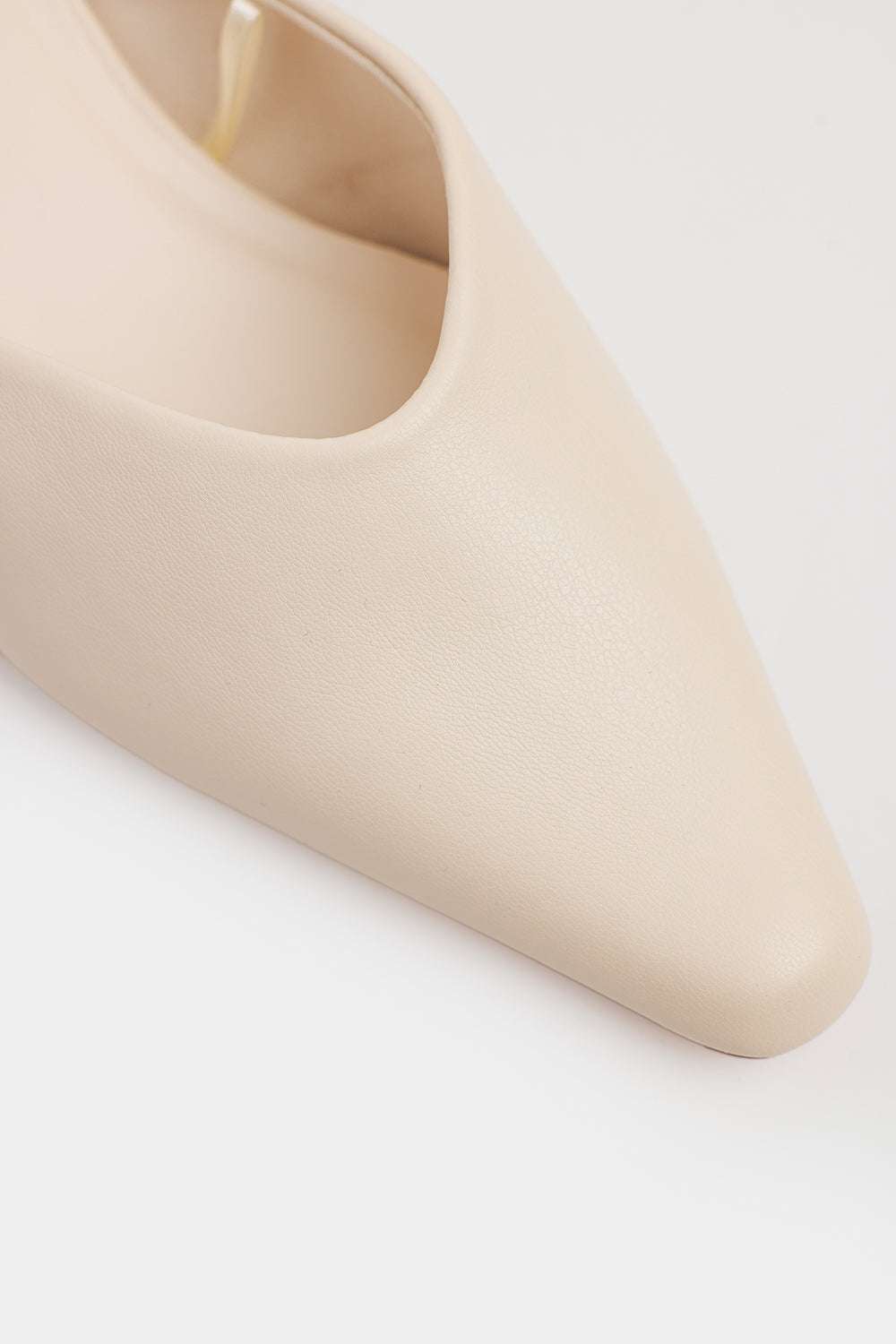 HEELS (E1148/109/002)