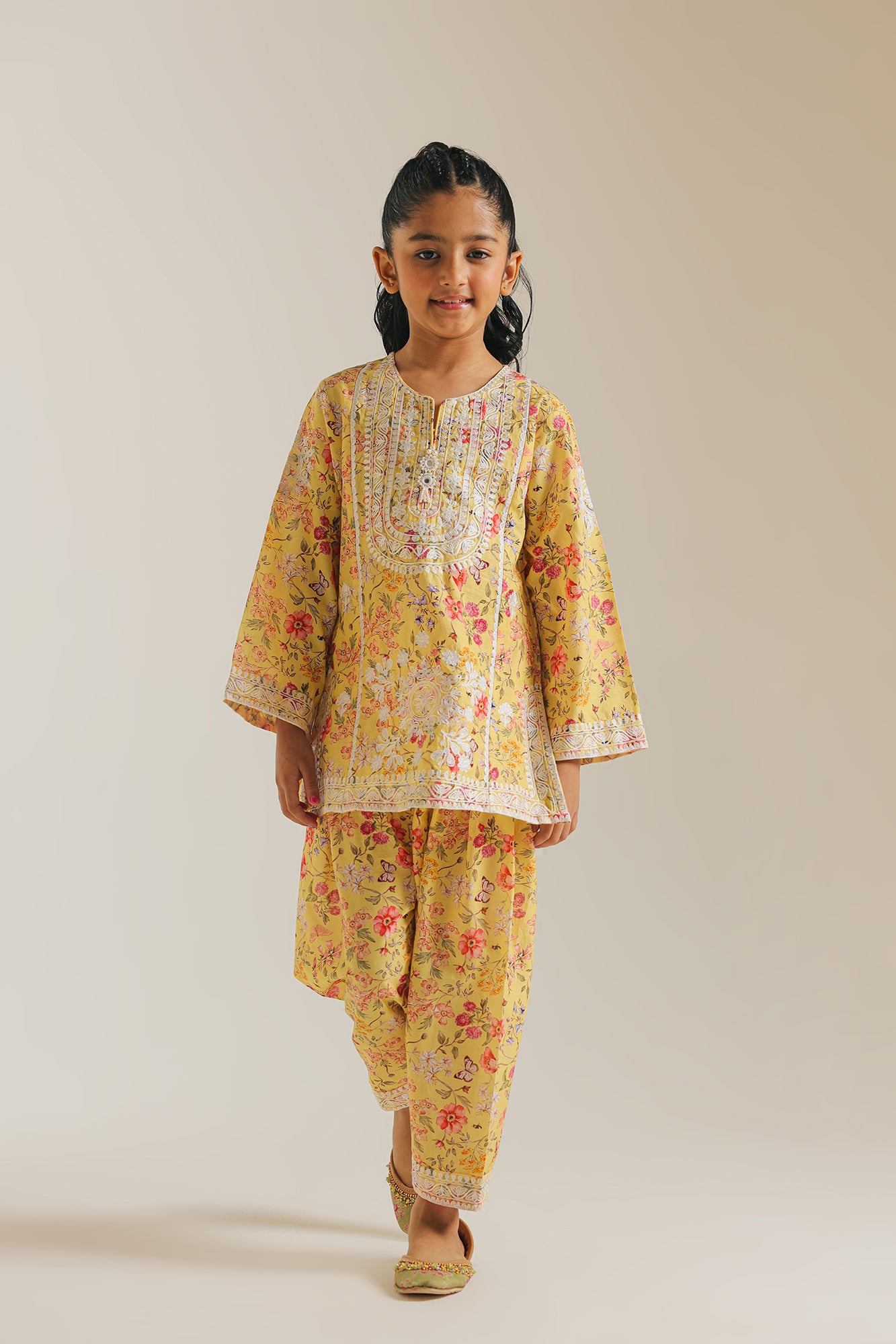 EMBROIDERED SUIT (E1200/402/101 E1200/302/101)