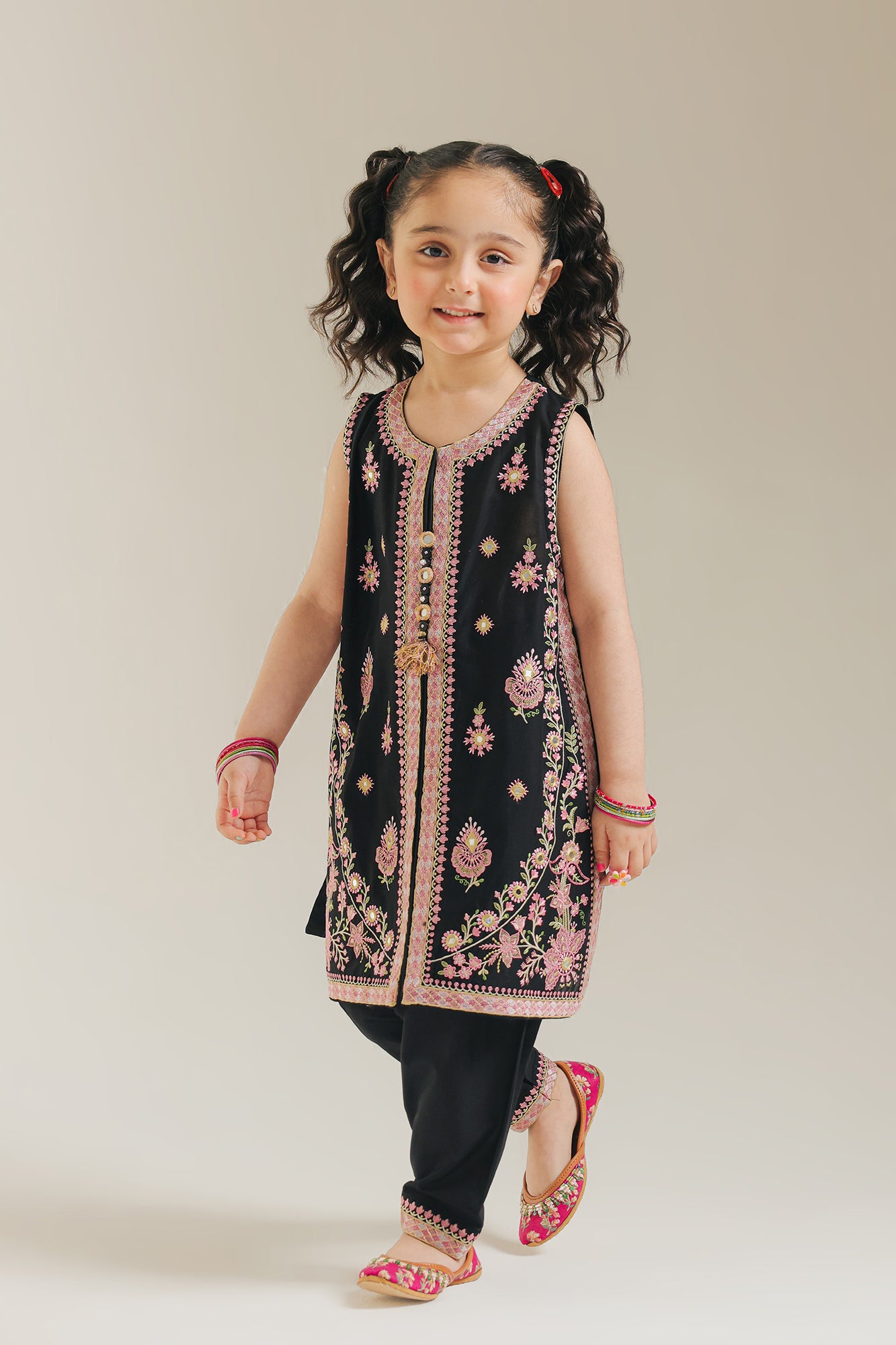 EMBROIDERED SUIT (E1204/402/902 E1204/302/902)
