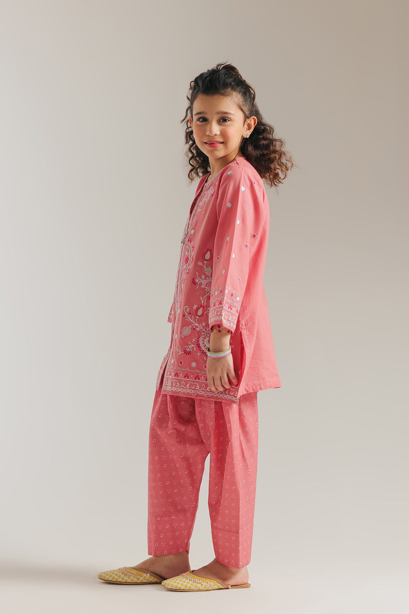 EMBROIDERED SUIT (E1222/402/314 E1222/302/314)