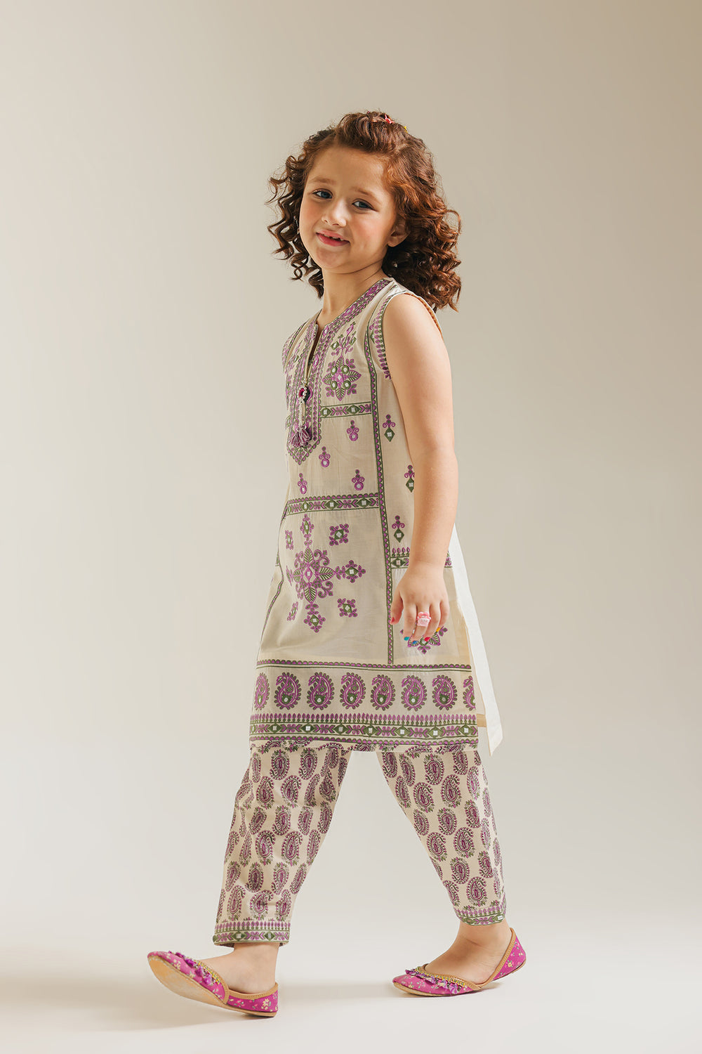 EMBROIDERED SUIT (E1226/402/005 E1226/302/005)