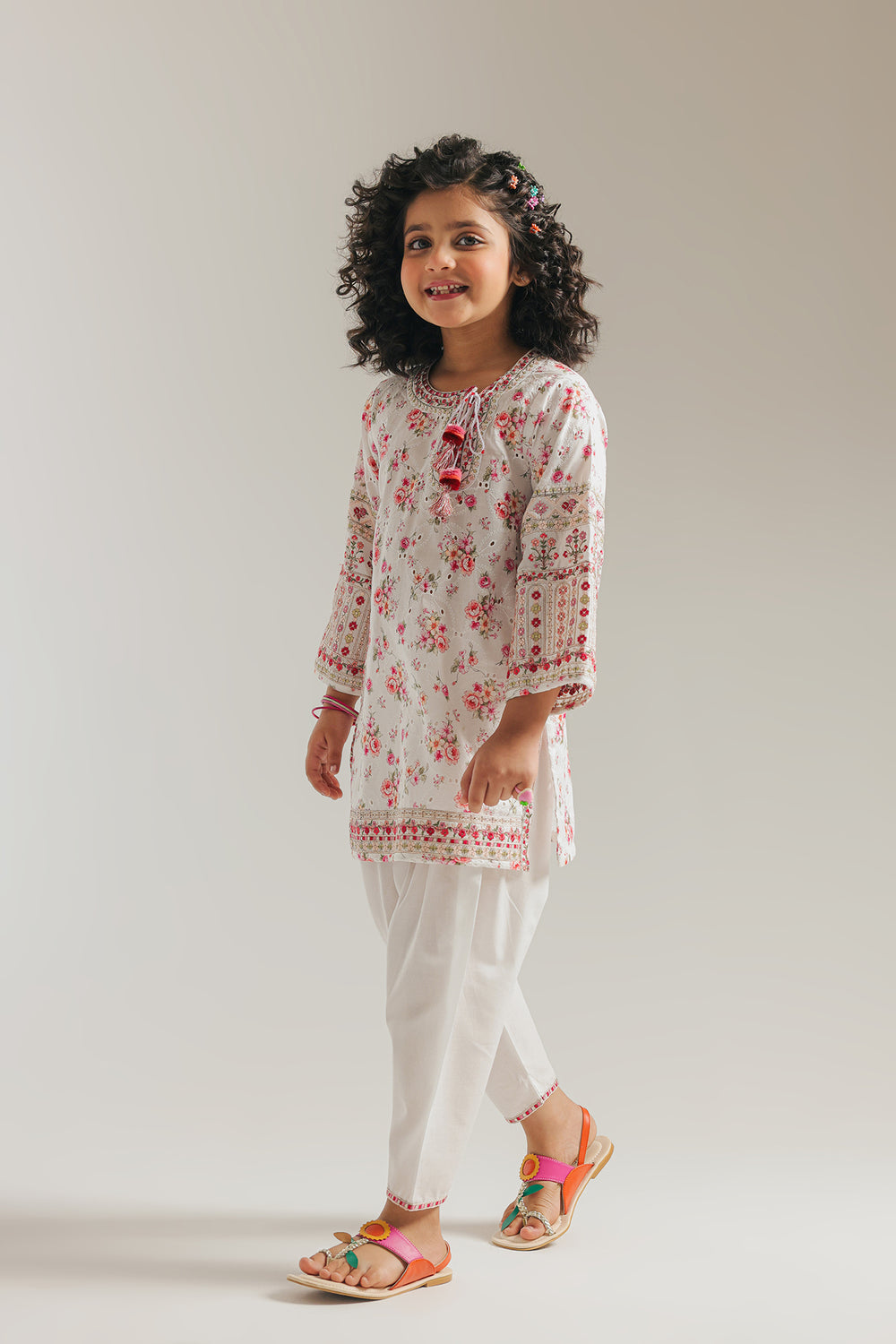 EMBROIDERED SUIT (E1237/402/001 E1237/302/001)