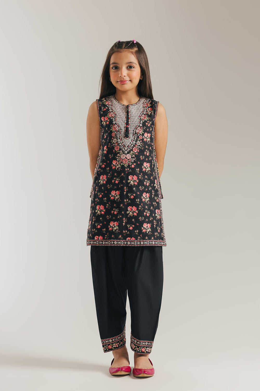 EMBROIDERED SUIT (E1240/402/902 E1240/302/902)