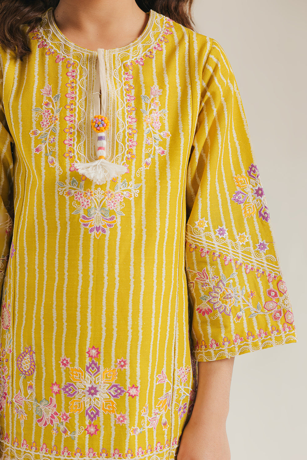 EMBROIDERED SUIT (E1347/402/109 E1347/302/109)