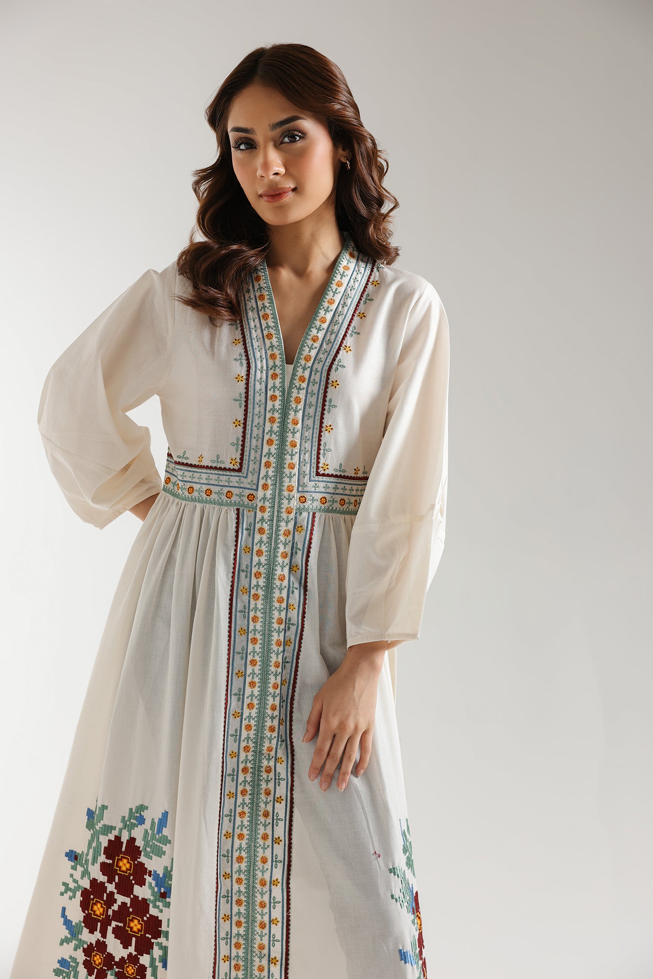 EMBROIDERED DRESS (E2279/108/002)
