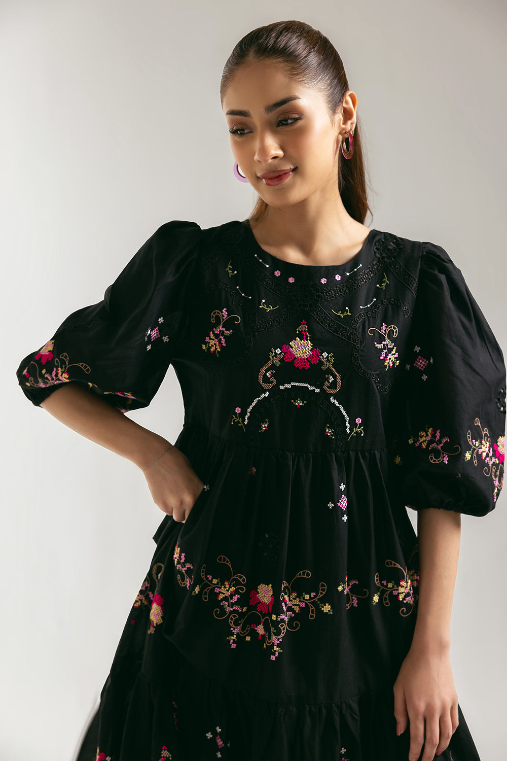 EMBROIDERED DRESS (E2297/108/902)