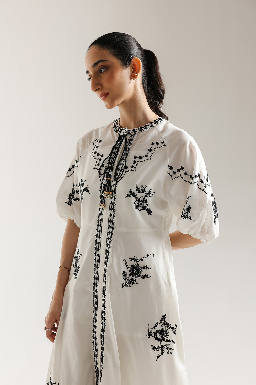 DRESS (E2306/108/001)