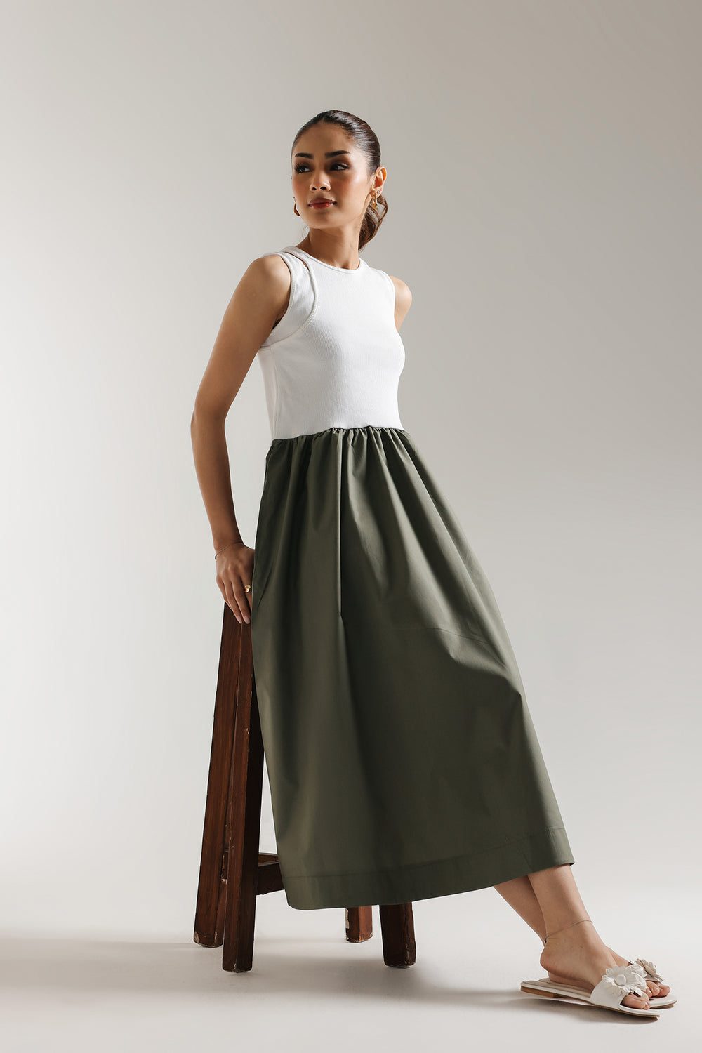 DRESS (E2310/108/001)