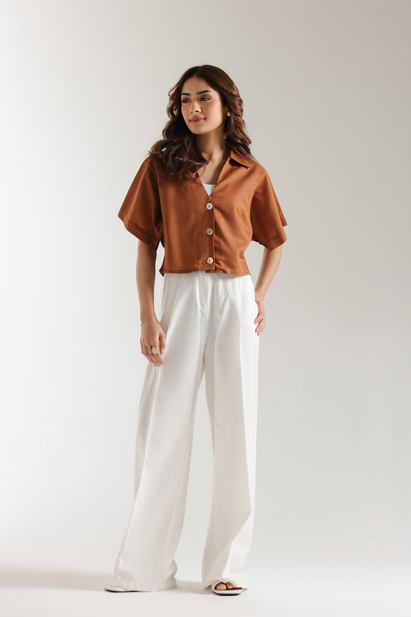 CROPPED BUTTON DOWN SHIRT (E2366/108/803)