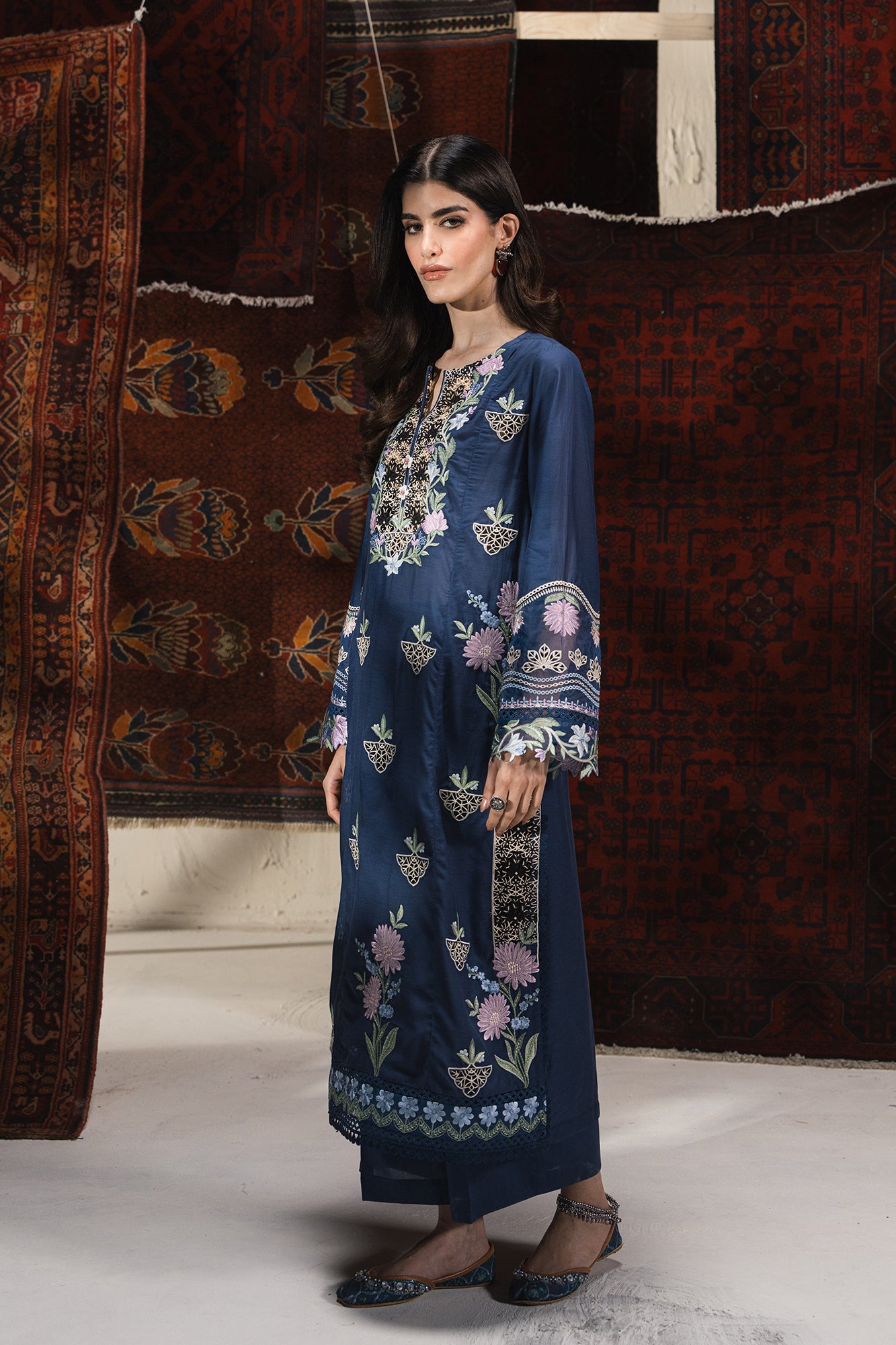 EMBROIDERED SUIT (E3041/103/603)