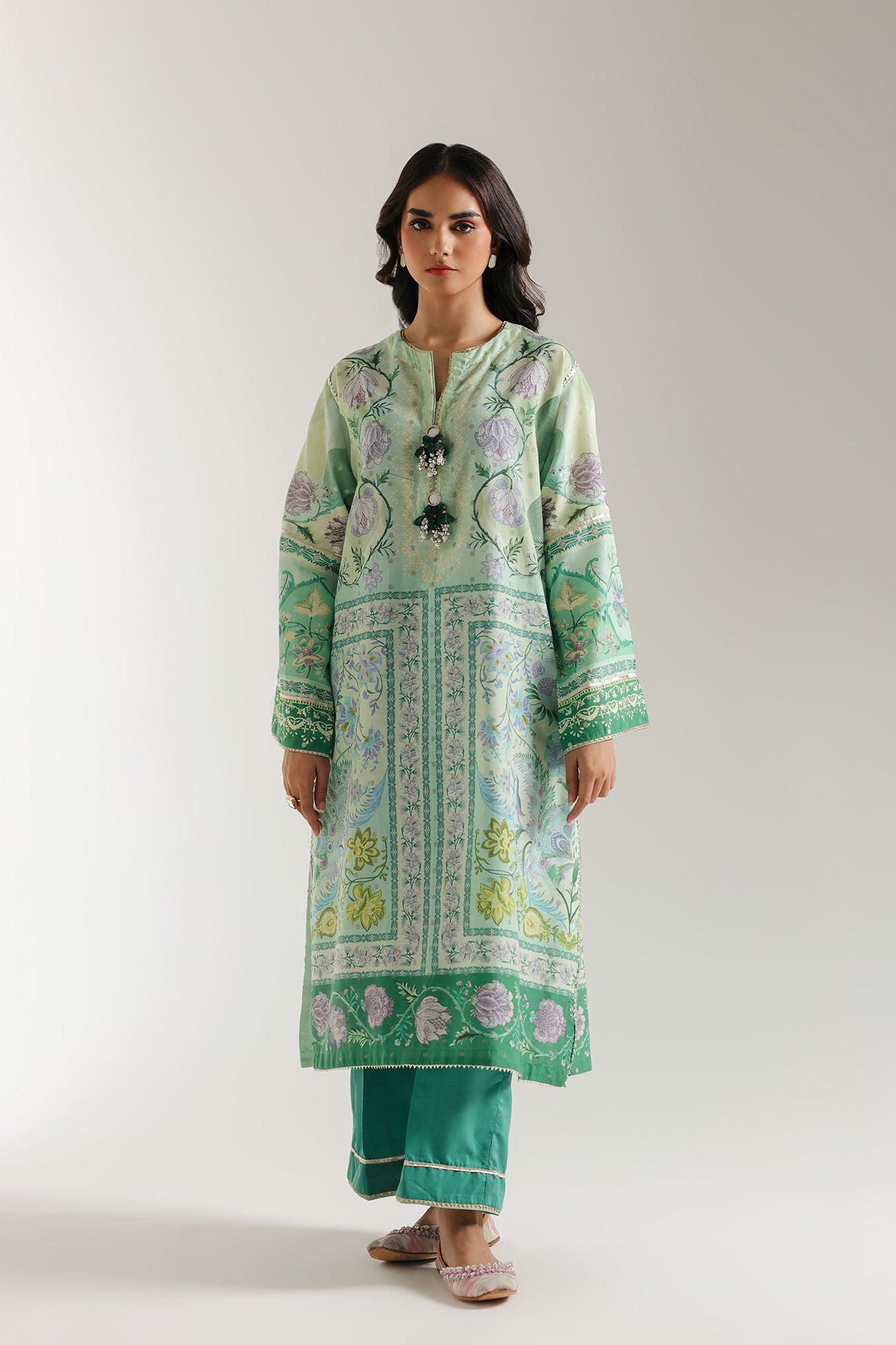 EMBROIDERED SUIT (E3070/103/130)