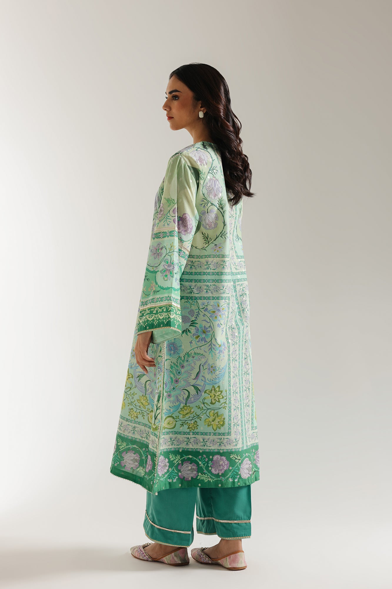 EMBROIDERED SUIT (E3070/103/130)