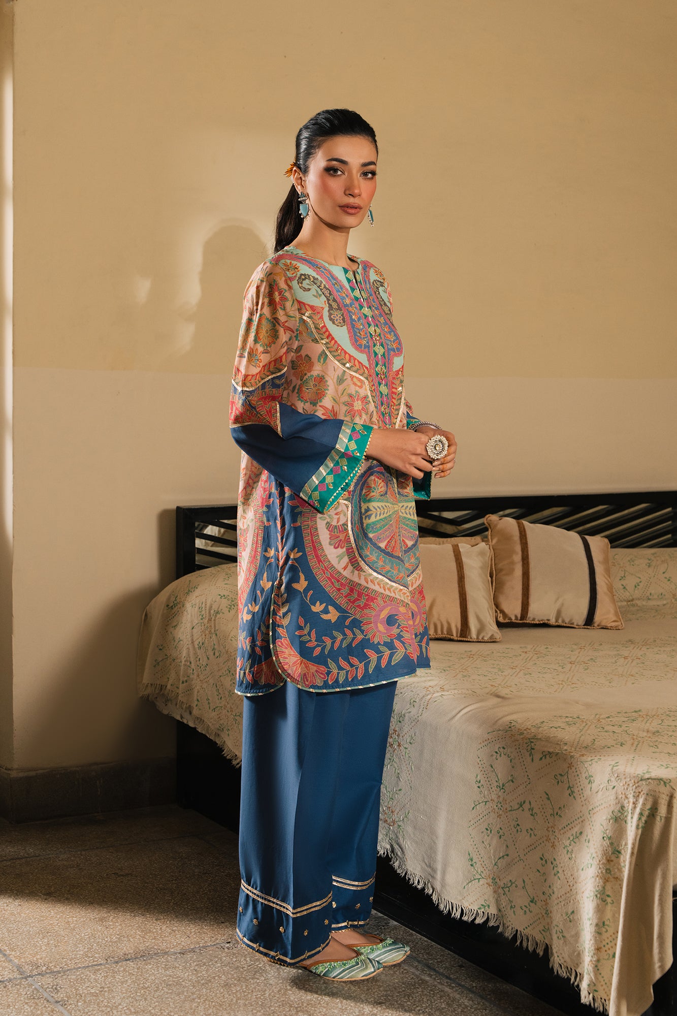 EMBROIDERED SUIT (E3157/103/328)