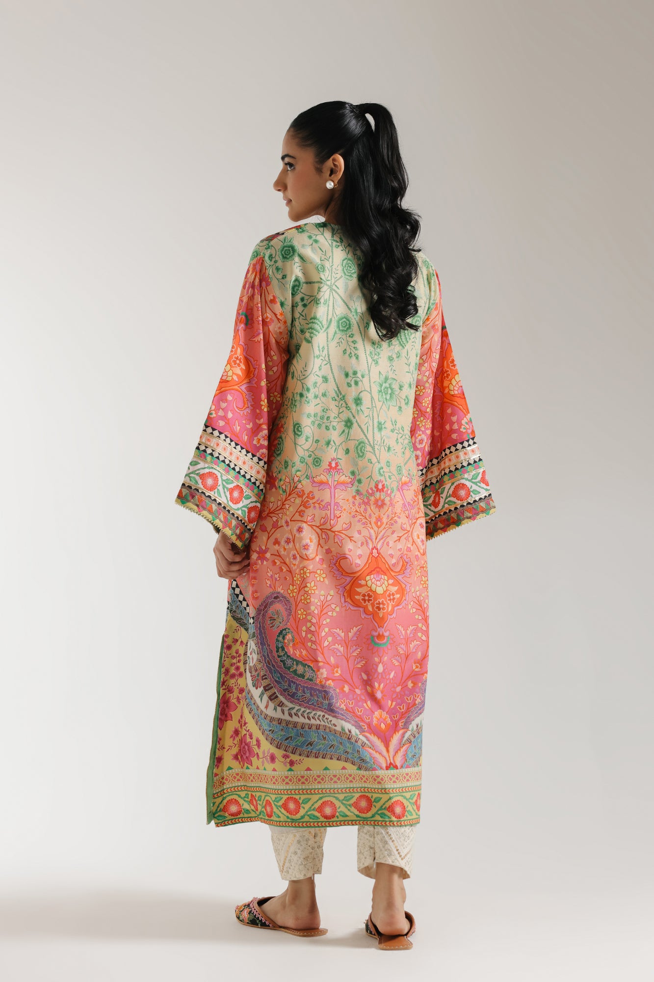 EMBROIDERED SUIT (E3158/103/109)