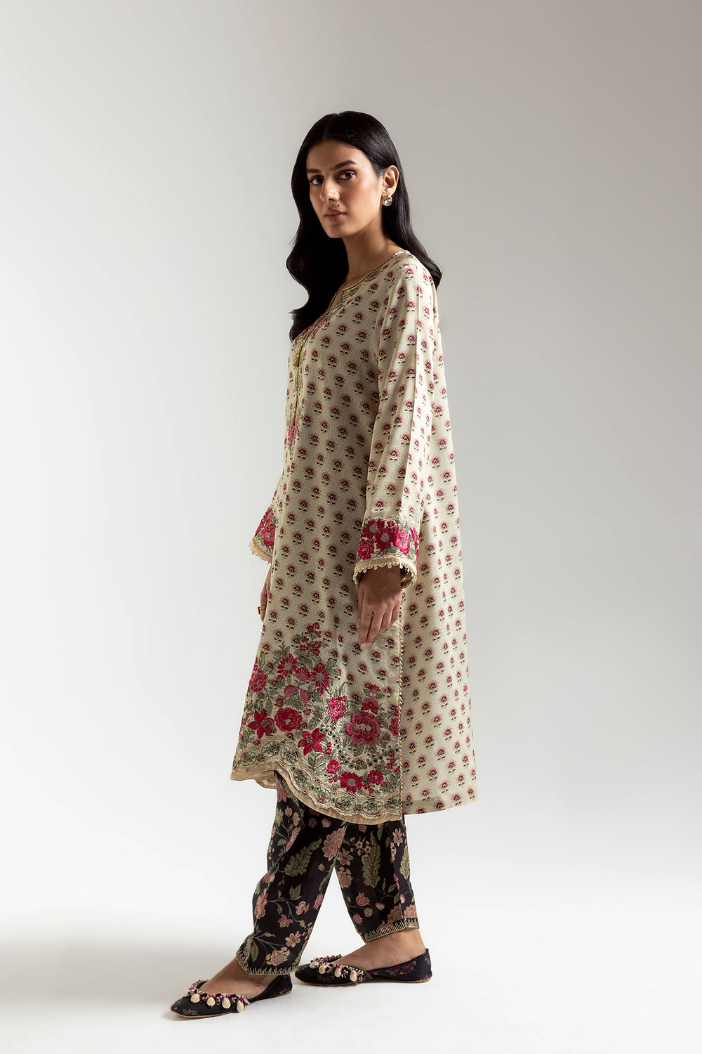 EMBROIDERED SUIT (E3190/103/006)