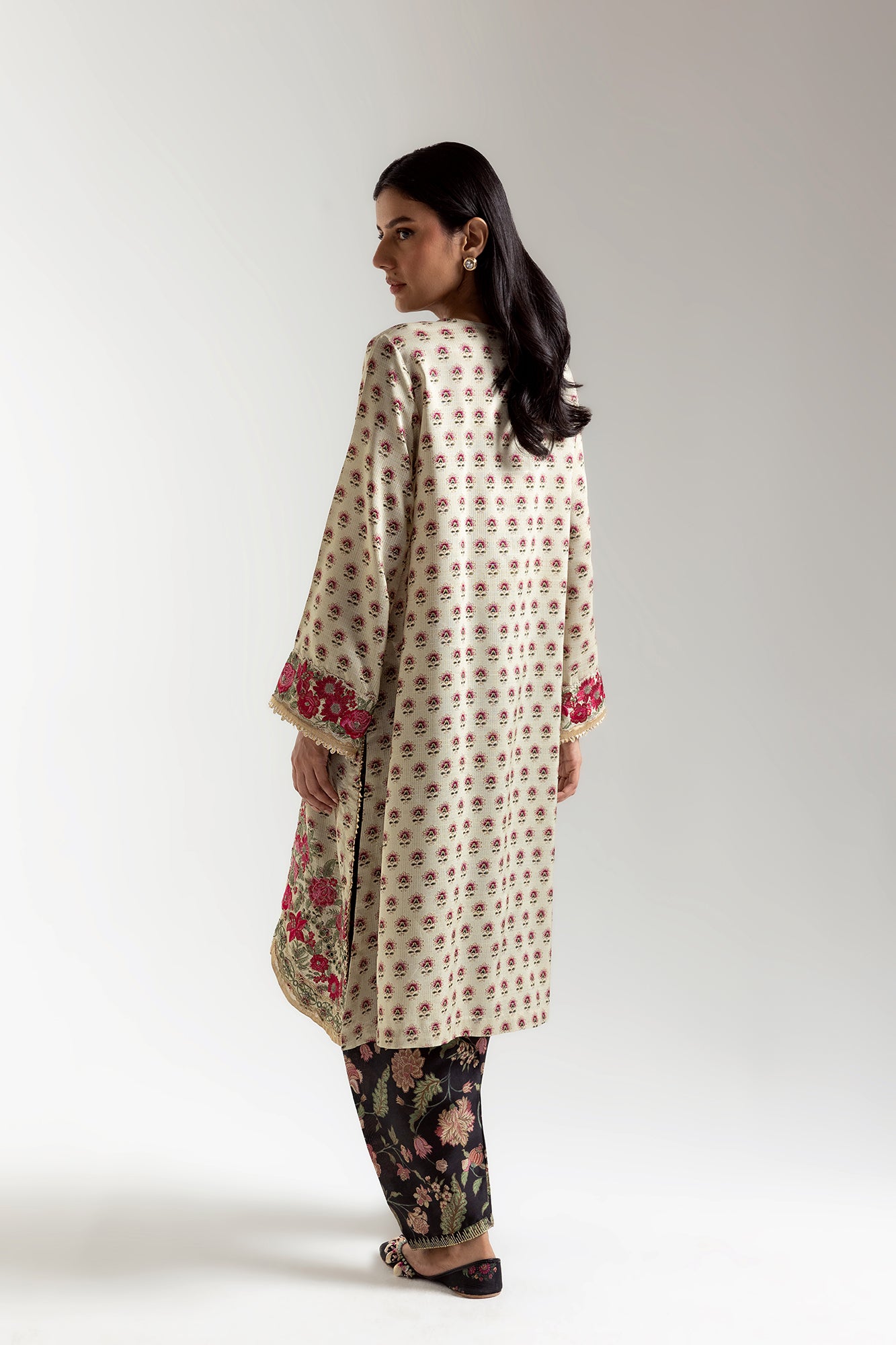 EMBROIDERED SUIT (E3190/103/006)