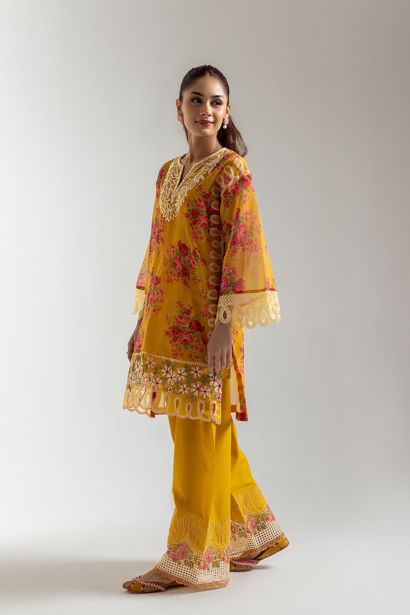 EMBROIDERED SUIT (E3194/103/222)