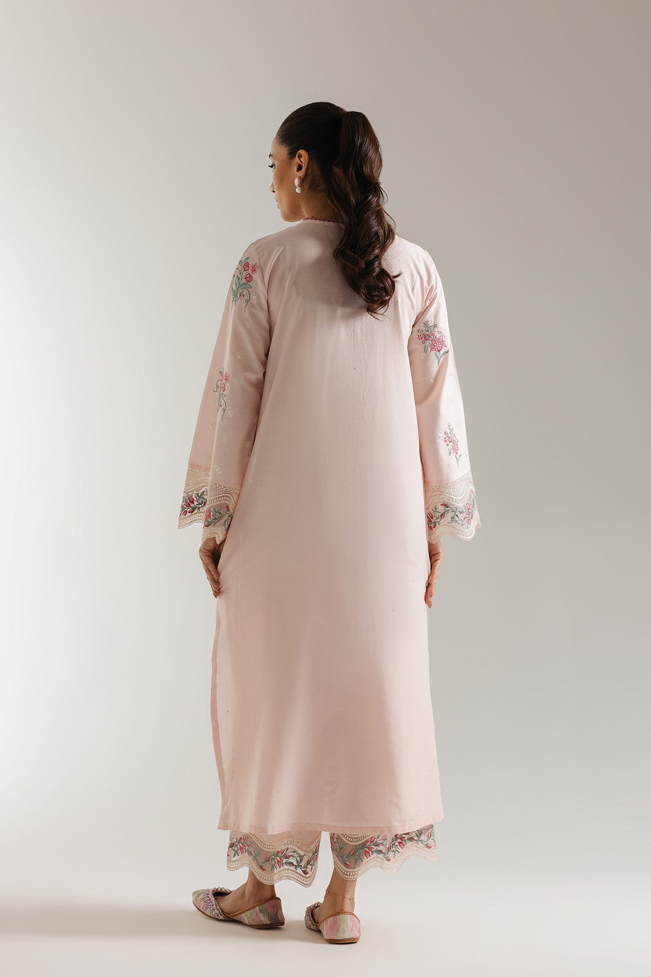 EMBROIDERED SUIT (E3221/103/425)