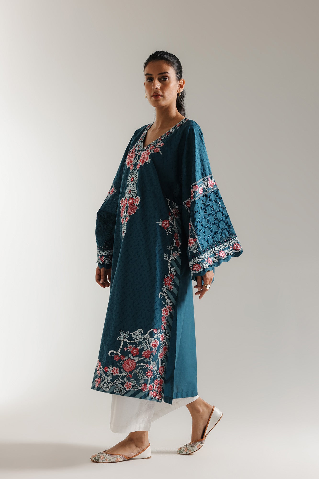 EMBROIDERED SHIRT (E3237/103/602)