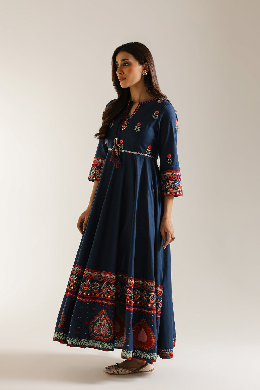 EMBROIDERED PISHWAS (E3260/103/603)