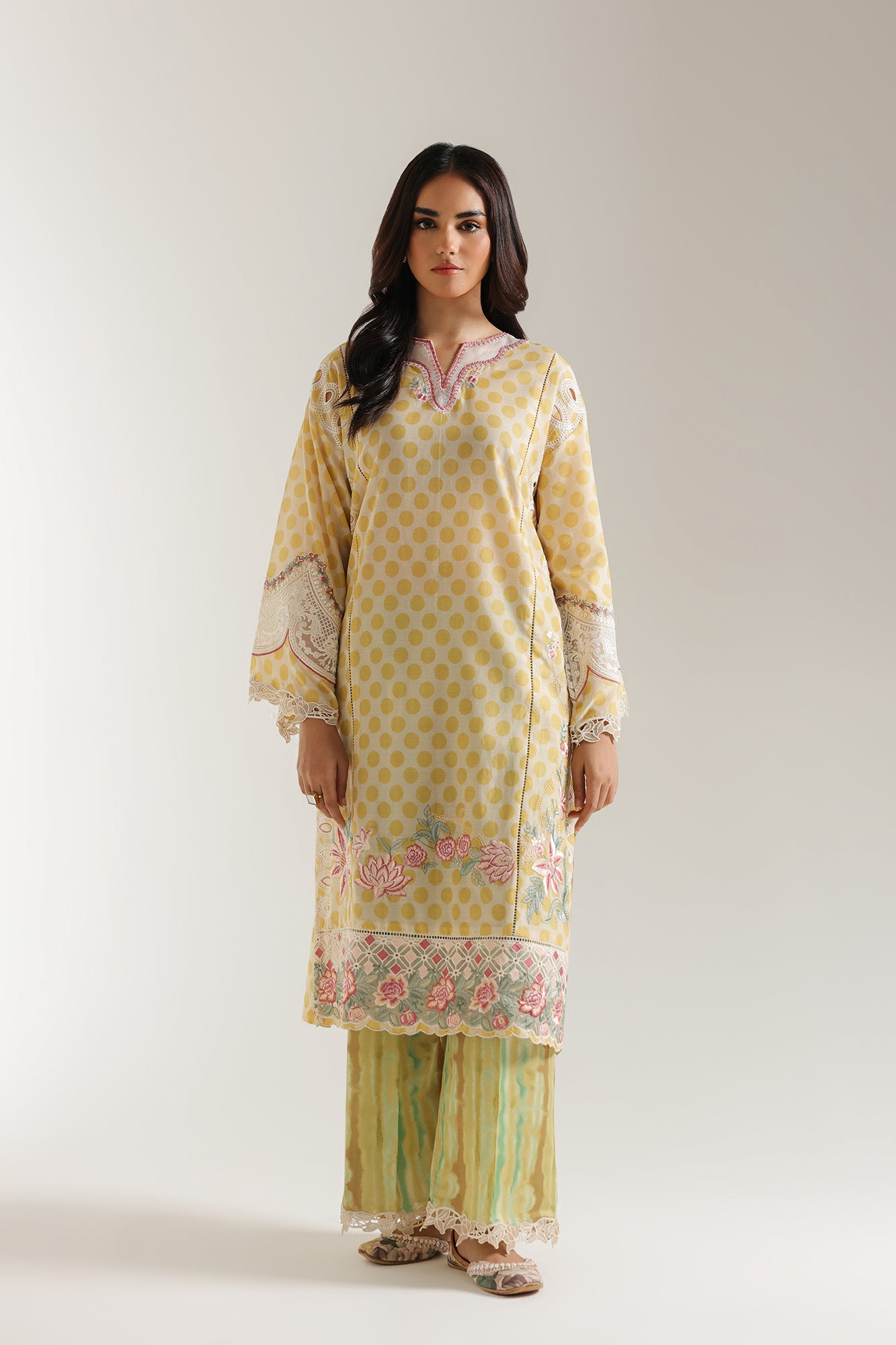 EMBROIDERED SUIT (E3268/103/110)