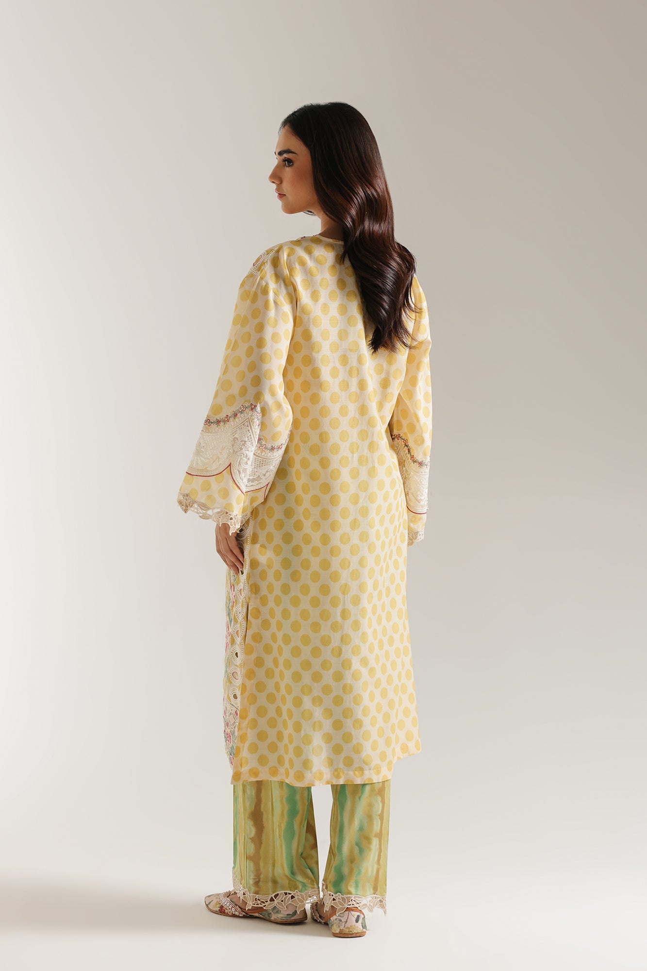 EMBROIDERED SUIT (E3268/103/110)