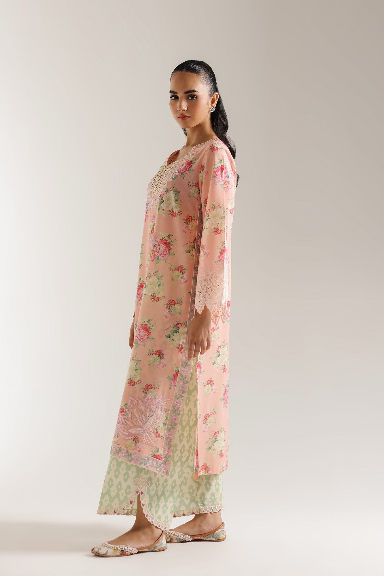 EMBROIDERED SUIT (E3271/103/315)