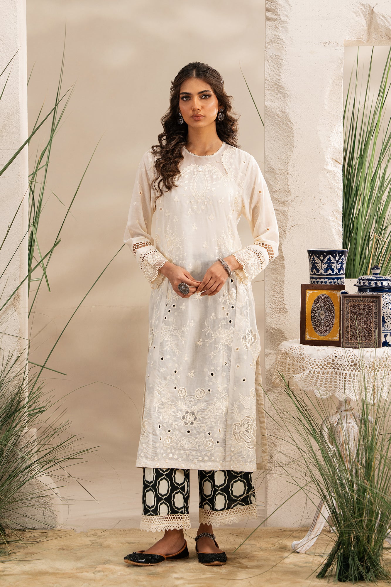 EMBROIDERED SUIT (E3278/103/002)