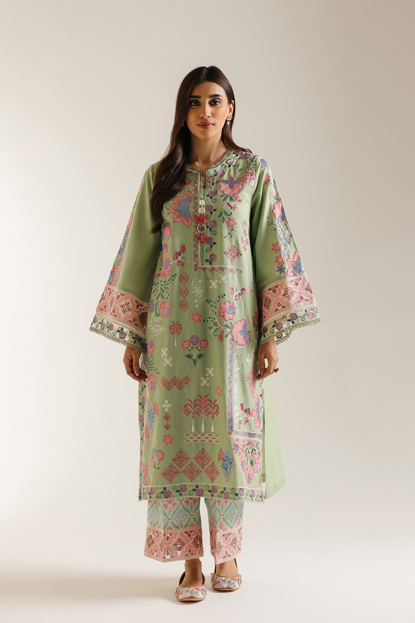 EMBROIDERED SUIT (E3304/103/122)