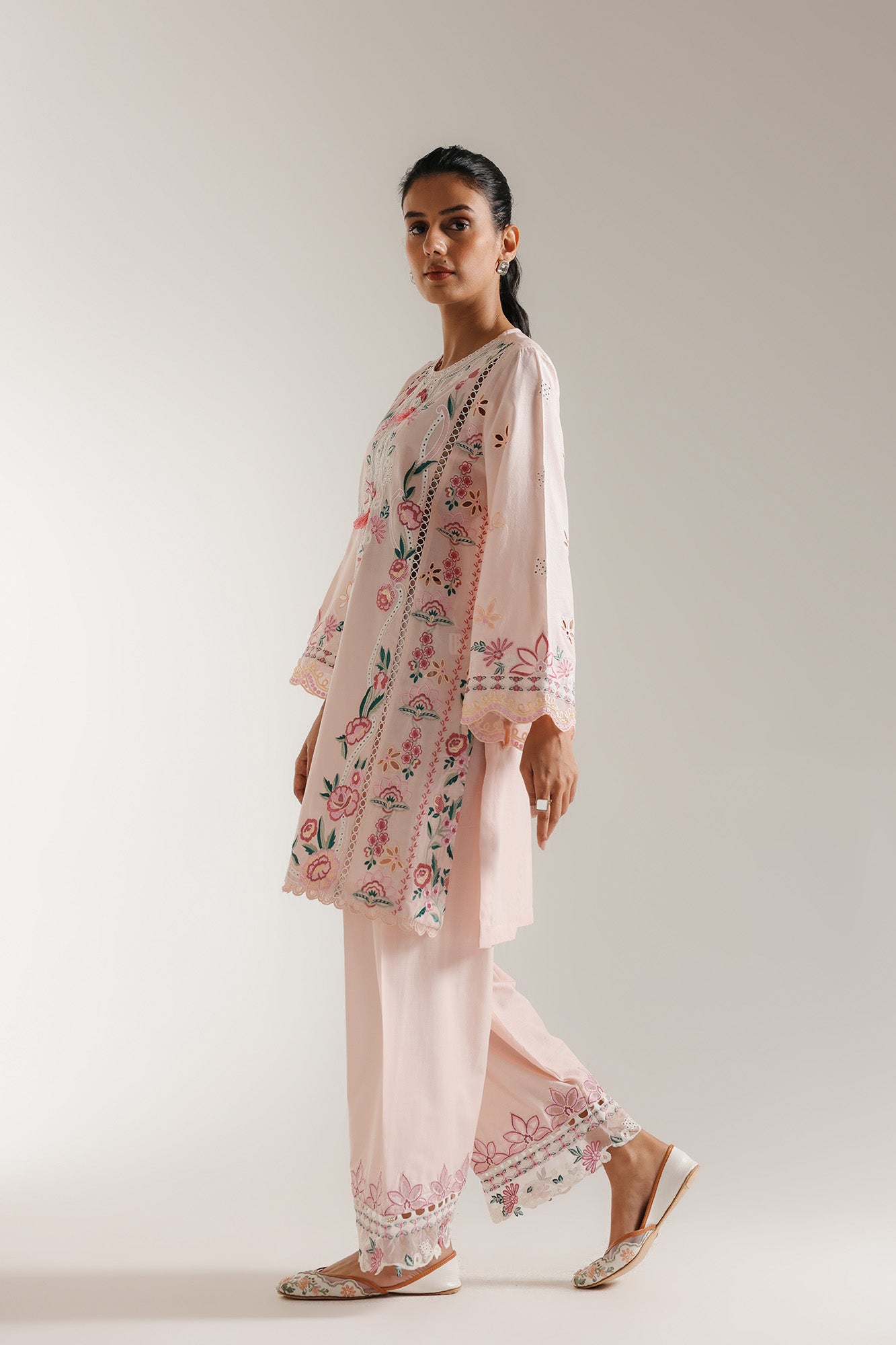 EMBROIDERED SUIT (E3310/103/316)