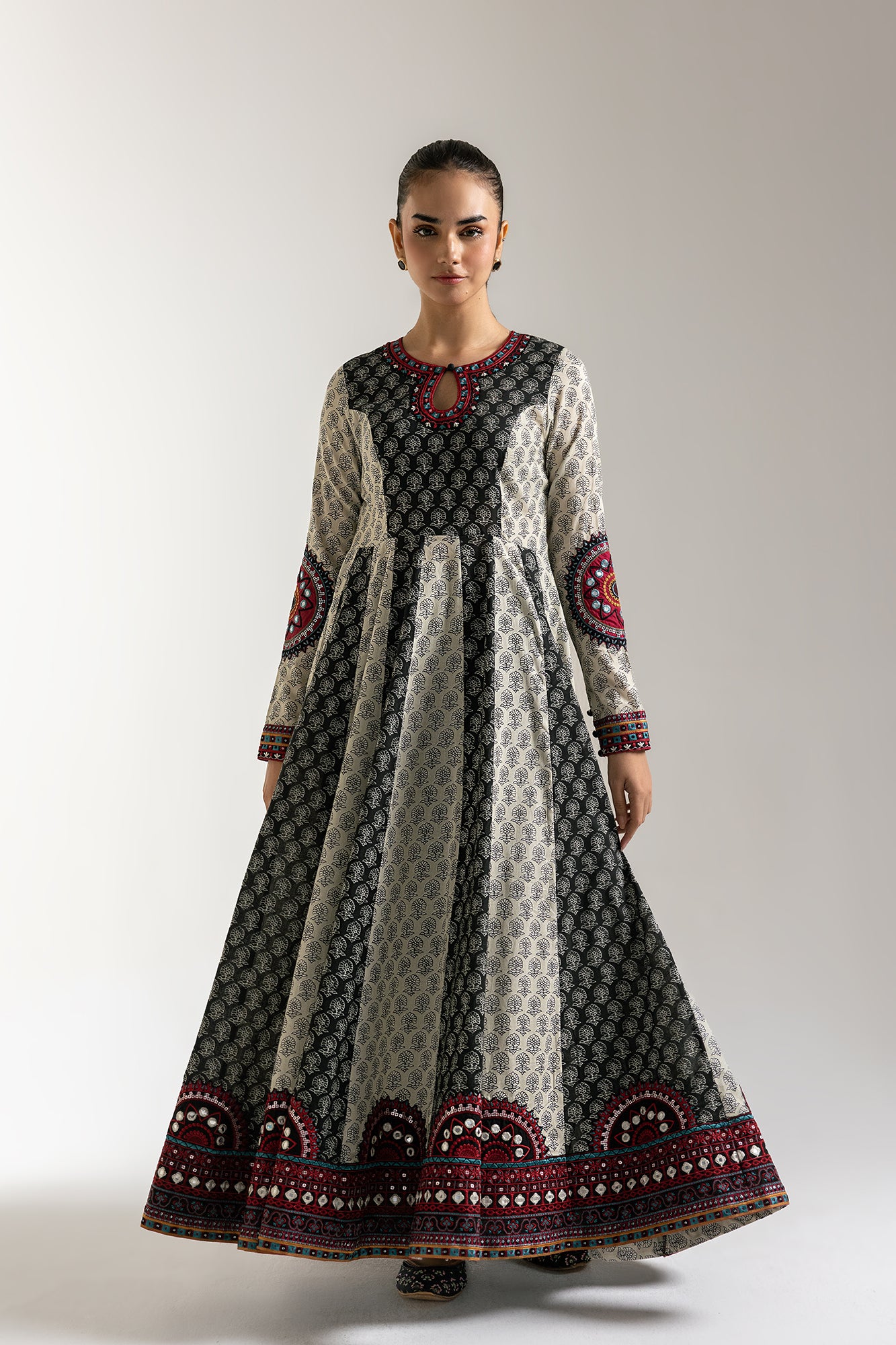 EMBROIDERED PISHWAS (E3311/103/003)