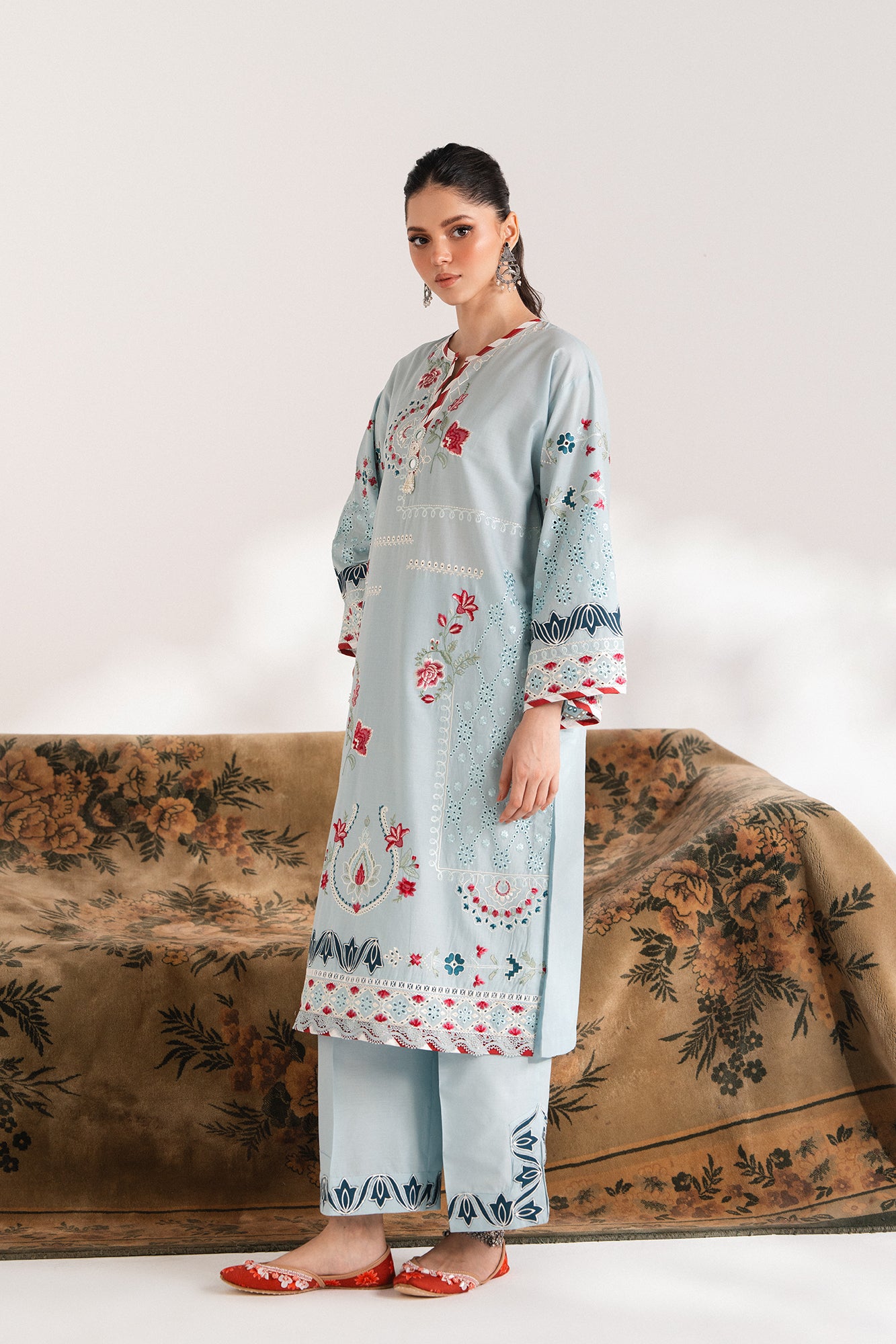 EMBROIDERED SUIT (E3317/103/617)