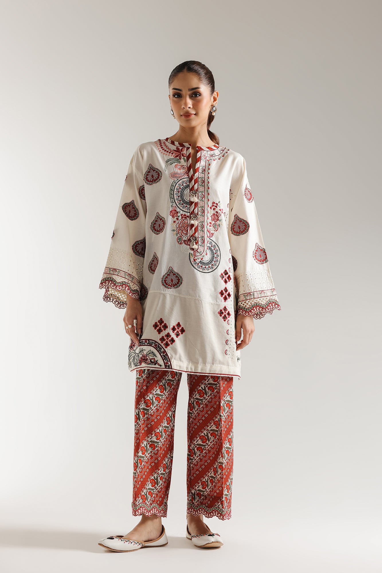 EMBROIDERED SUIT (E3330/103/002)