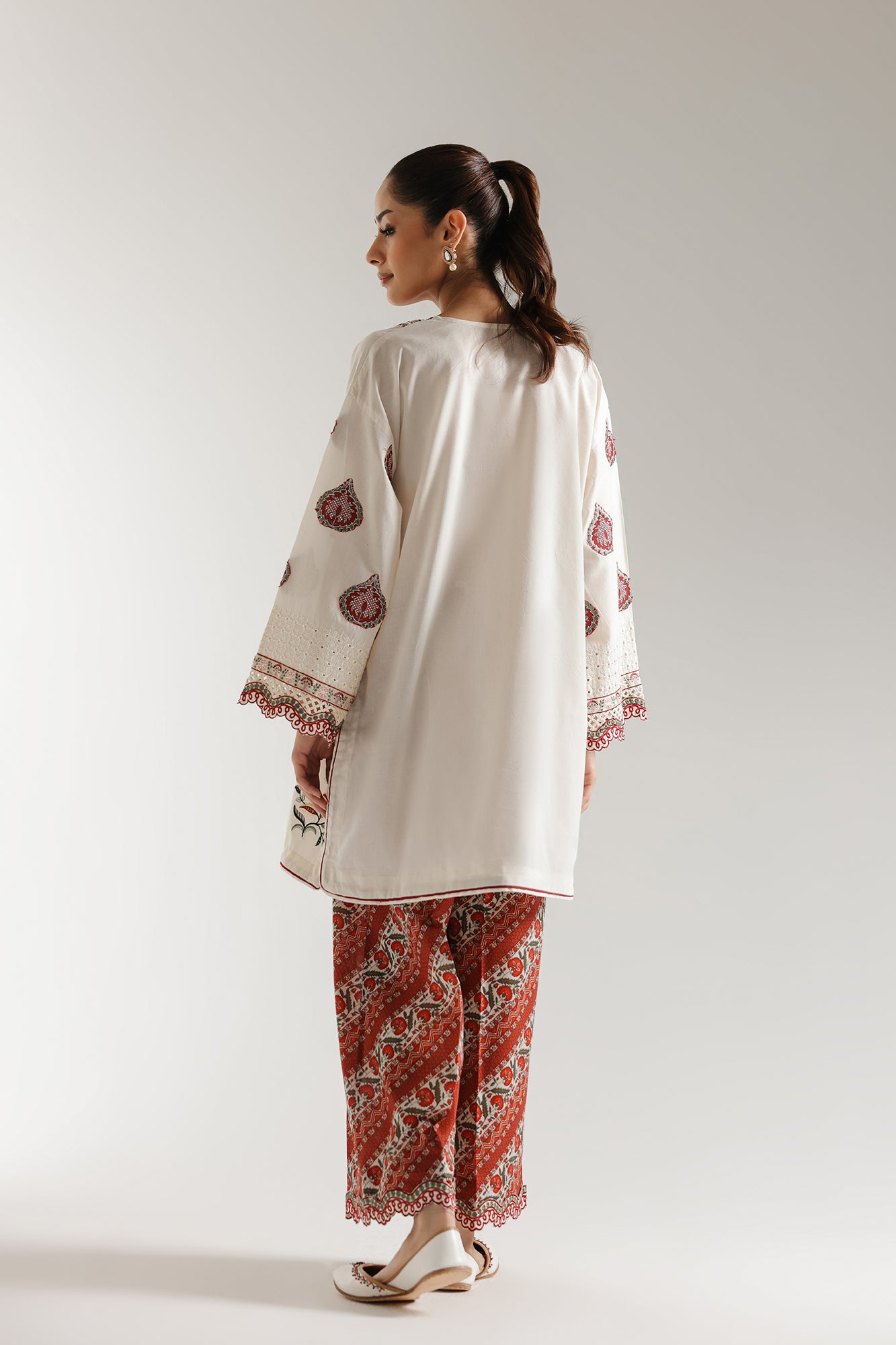 EMBROIDERED SUIT (E3330/103/002)