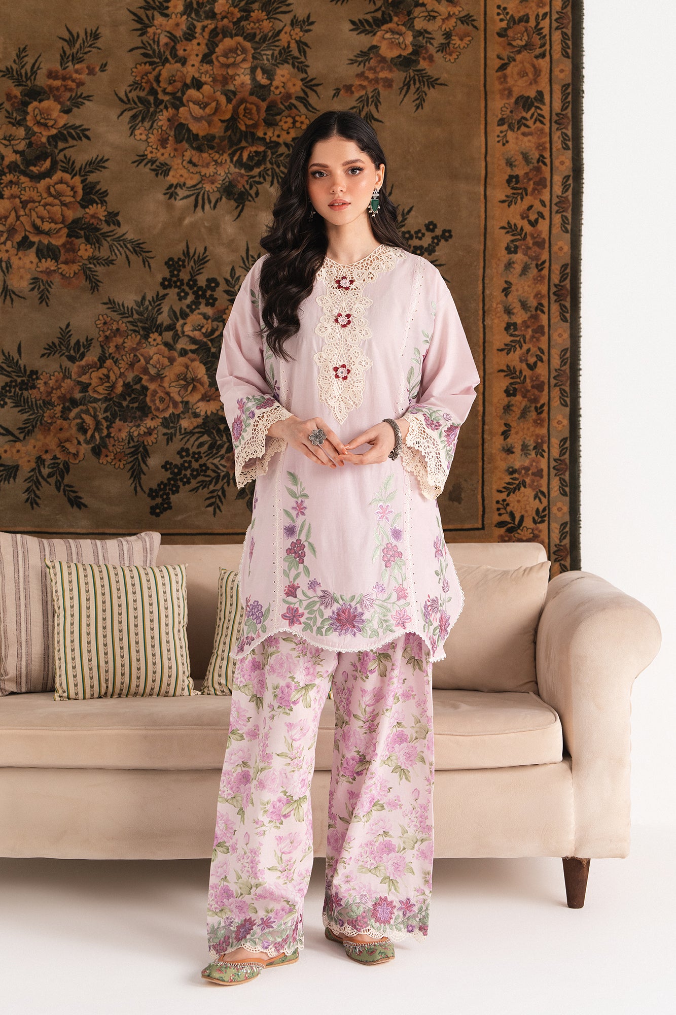 EMBROIDERED SUIT (E3332/103/514)