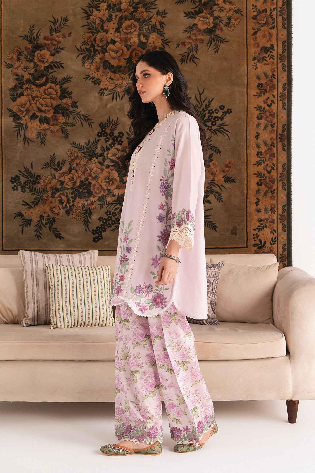 EMBROIDERED SUIT (E3332/103/514)