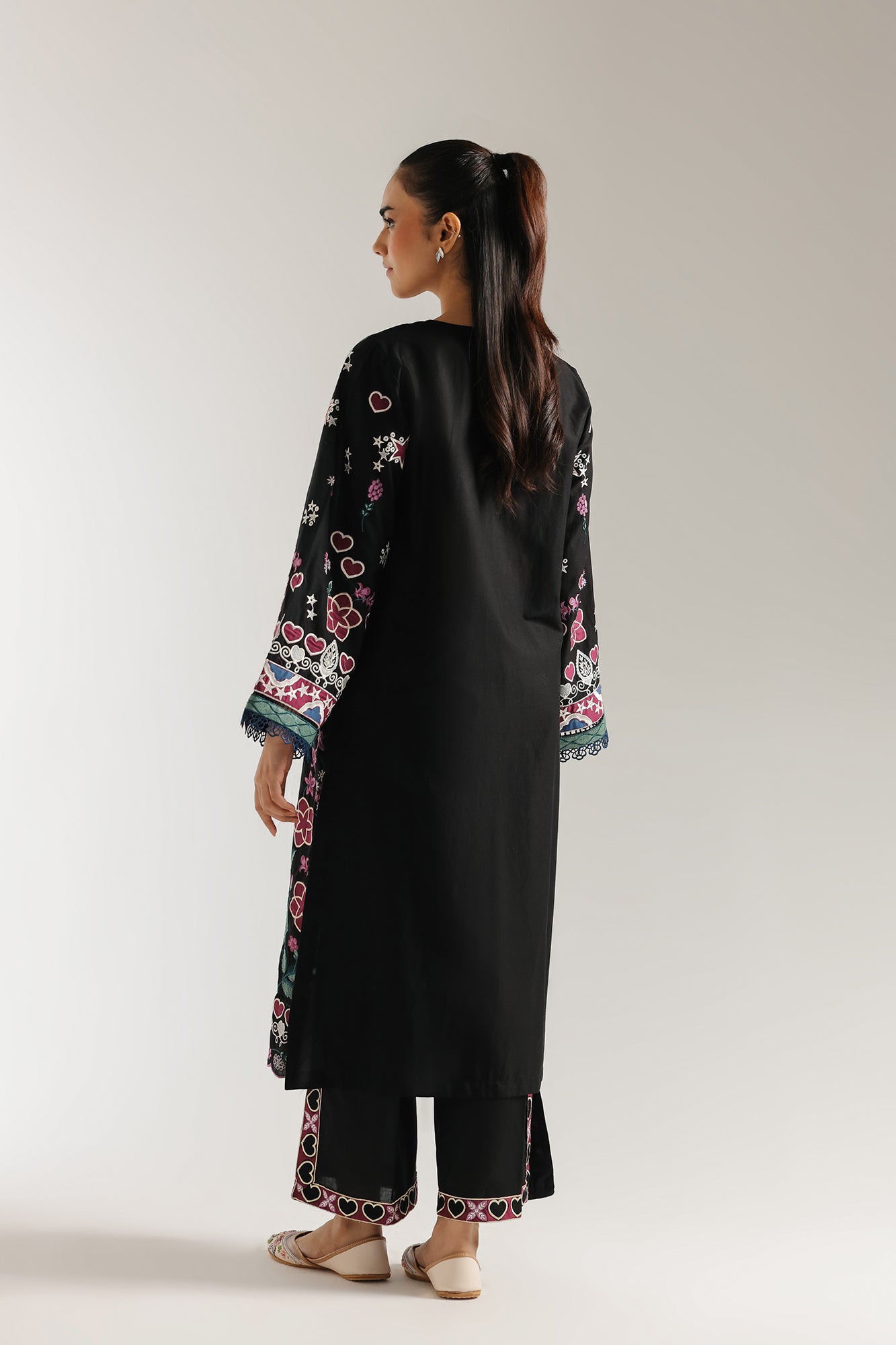 EMBROIDERED SUIT (E3335/103/902)