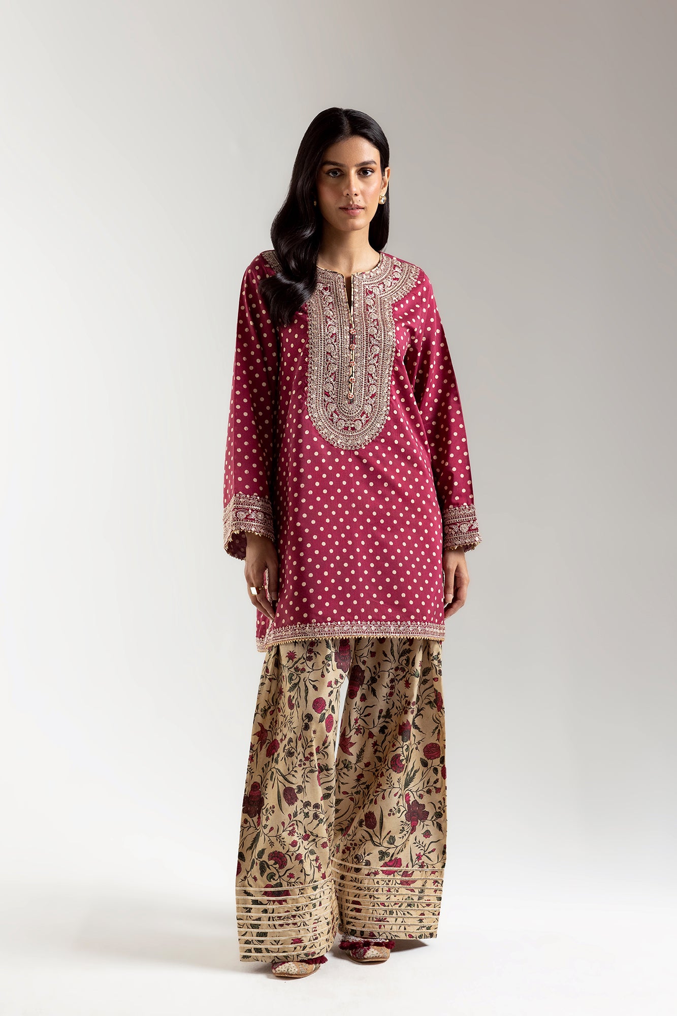 EMBROIDERED SUIT (E3348/103/414)