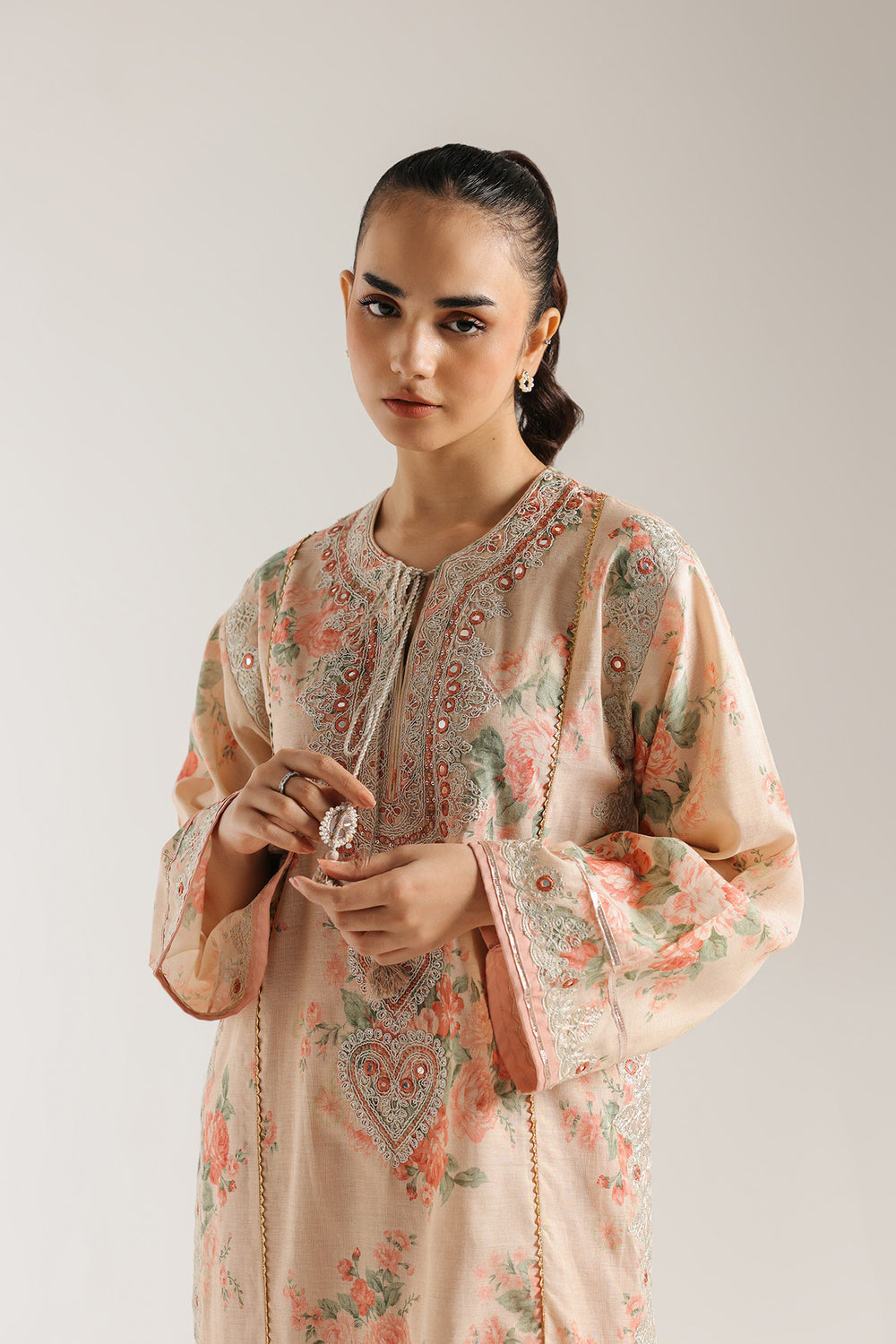 EMBROIDERED SUIT (E3360/103/810)