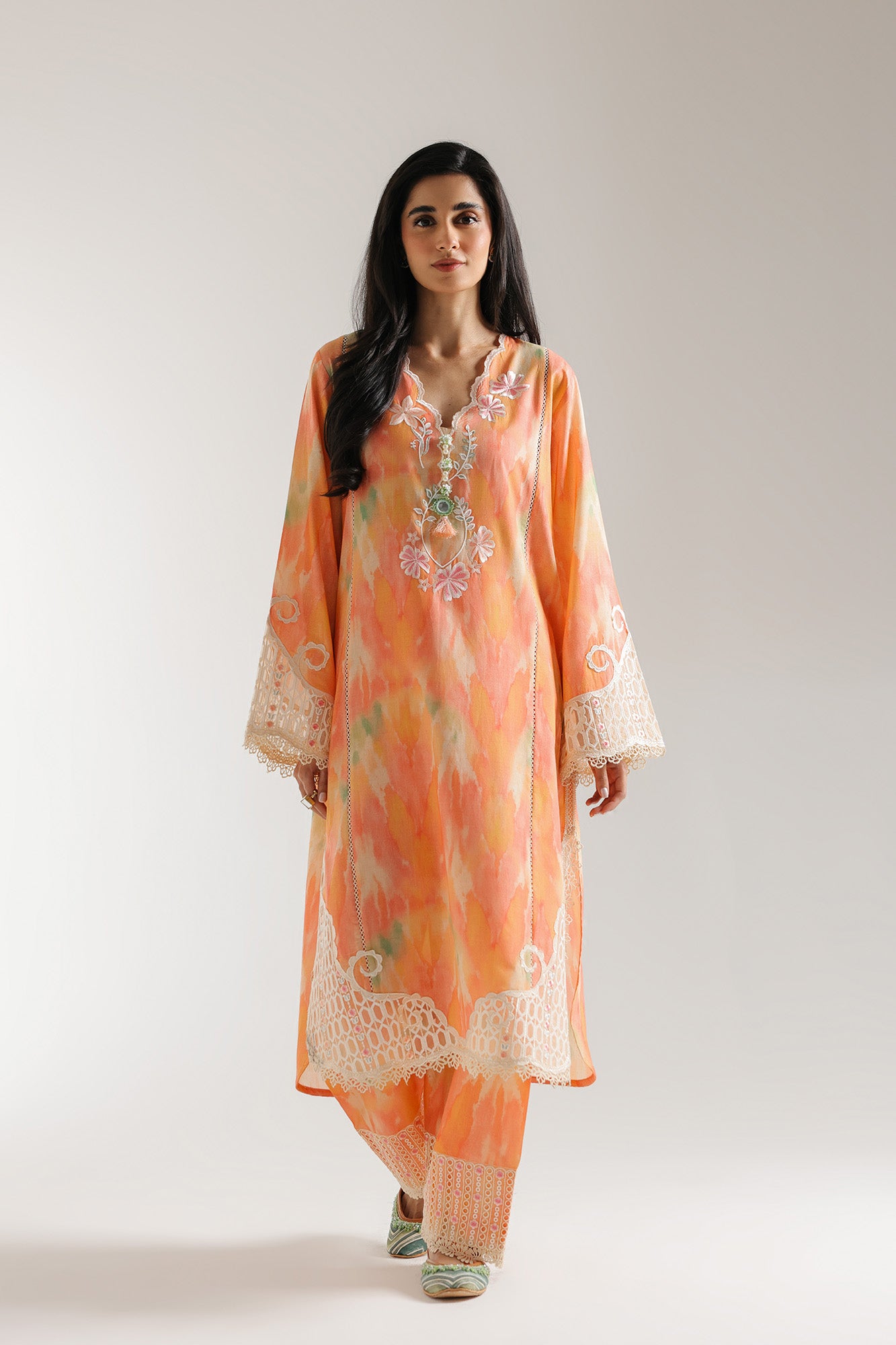 EMBROIDERED SUIT (E3370/103/215)