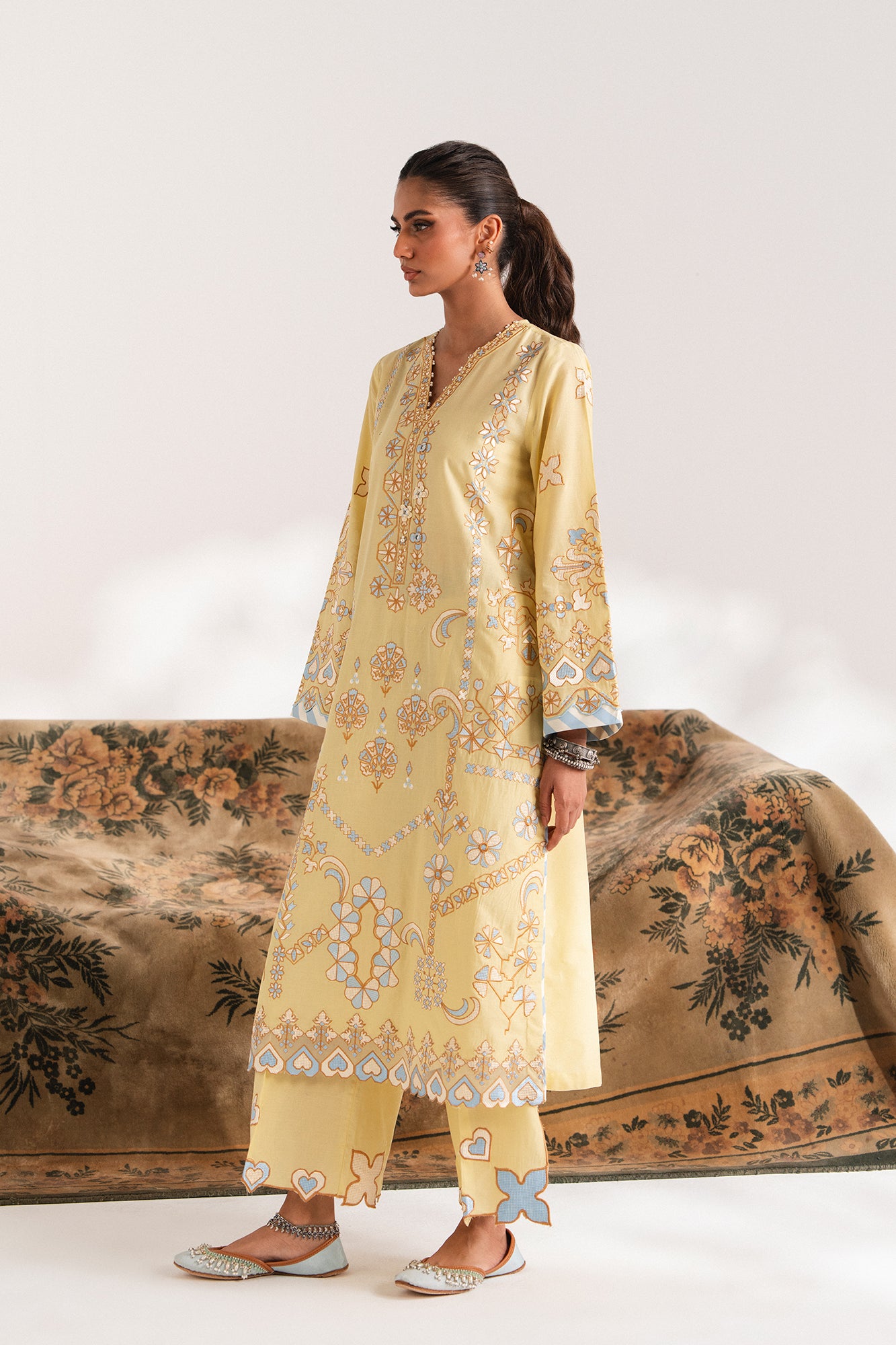 EMBROIDERED SUIT (E3384/103/110)