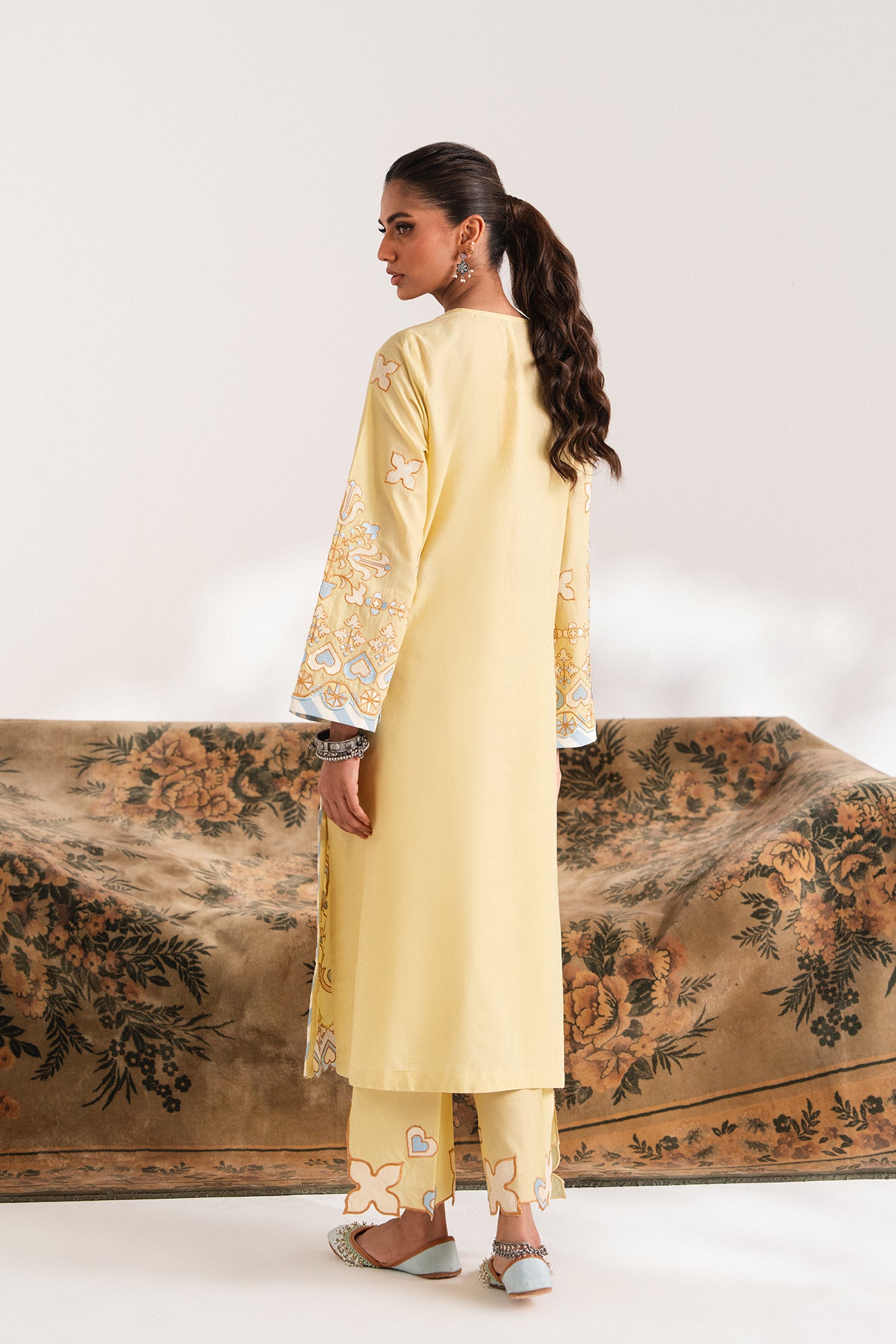 EMBROIDERED SUIT (E3384/103/110)