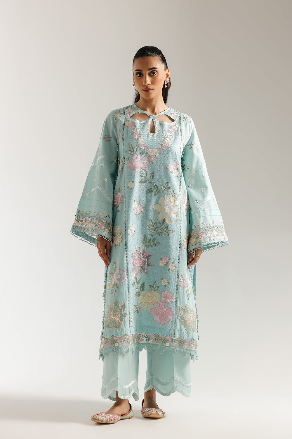 EMBROIDERED SUIT (E3389/103/616)