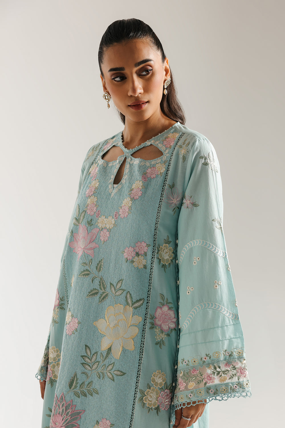 EMBROIDERED SUIT (E3389/103/616)