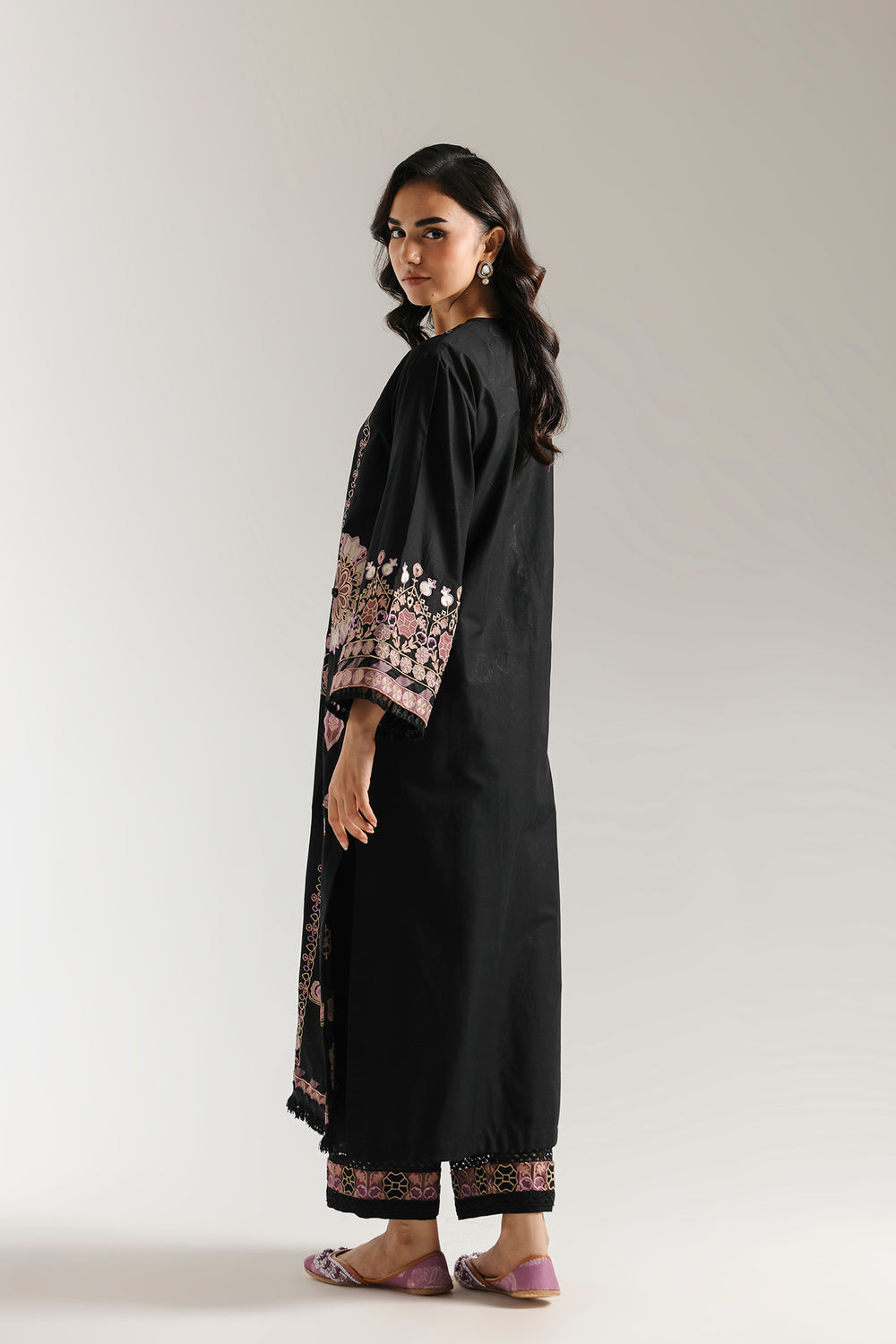 EMBROIDERED SUIT (E3403/103/901)