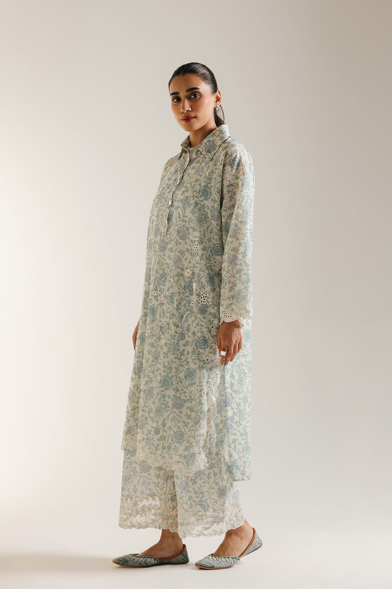 EMBROIDERED SUIT (E3404/103/722)