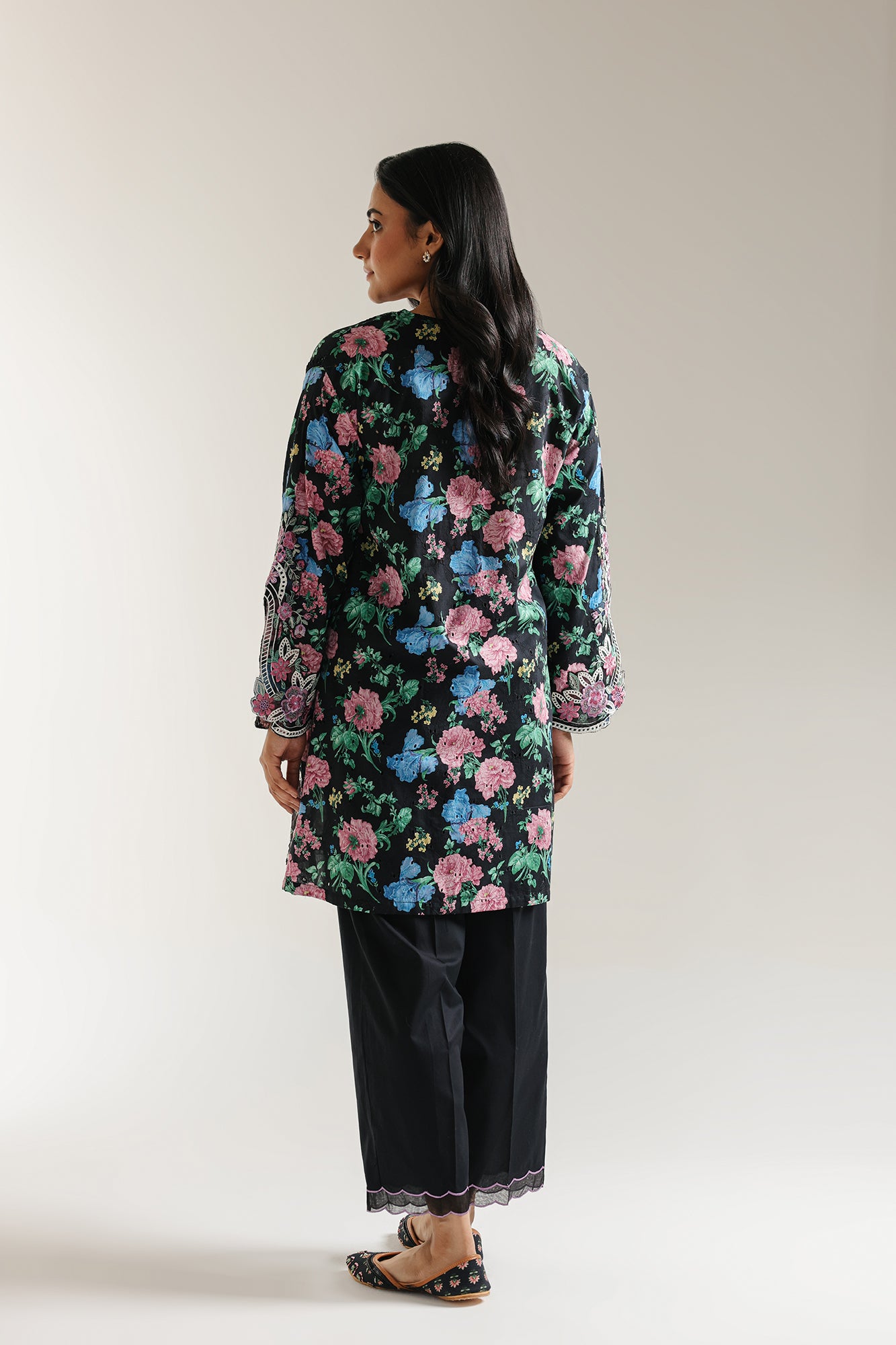 EMBROIDERED SUIT (E3406/103/614)