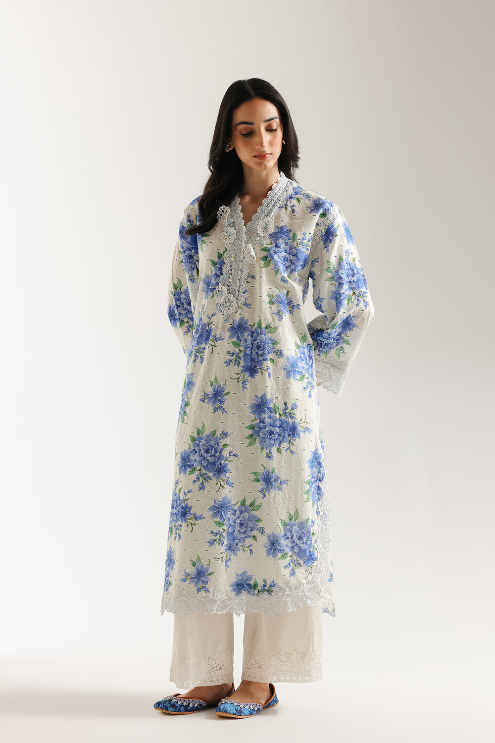 EMBROIDERED SUIT (E3407/103/720)